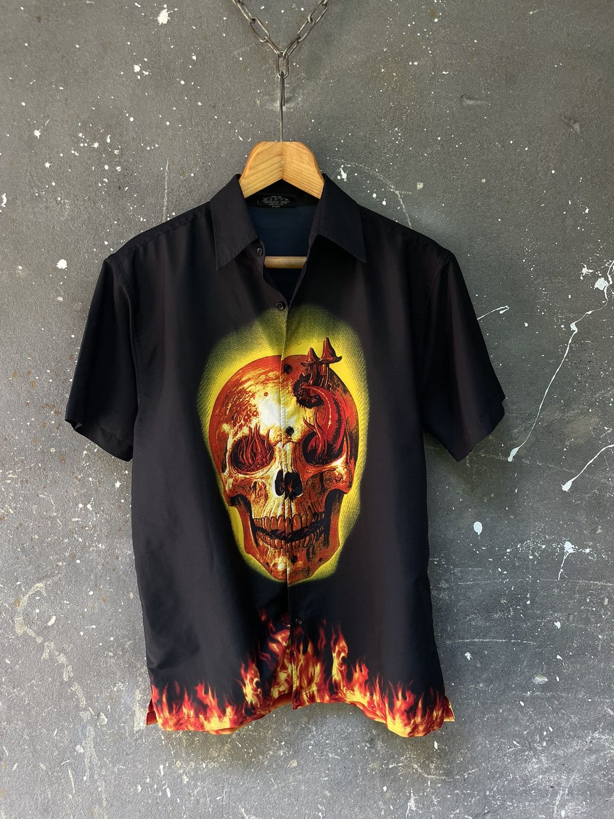 Vintage Vintage 666 Devil Skull Shirt Short Y2K Fire RARE Size US S / EU 44-46 / 1 - 1 Thumbnail