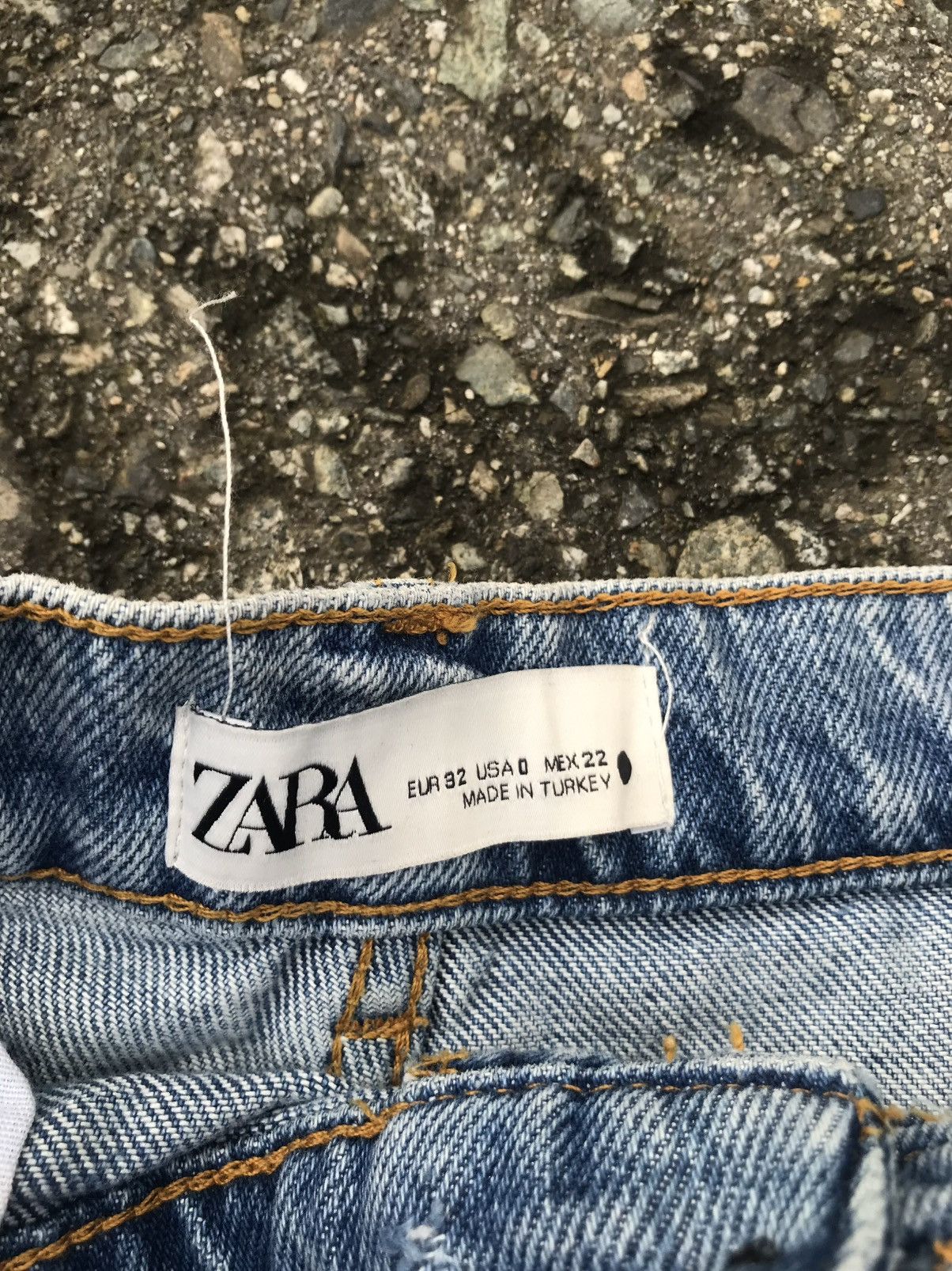 Zara Zara The 90’s Bermuda Denim Shorts Size 25" / US 0 / IT 36 - 3 Thumbnail