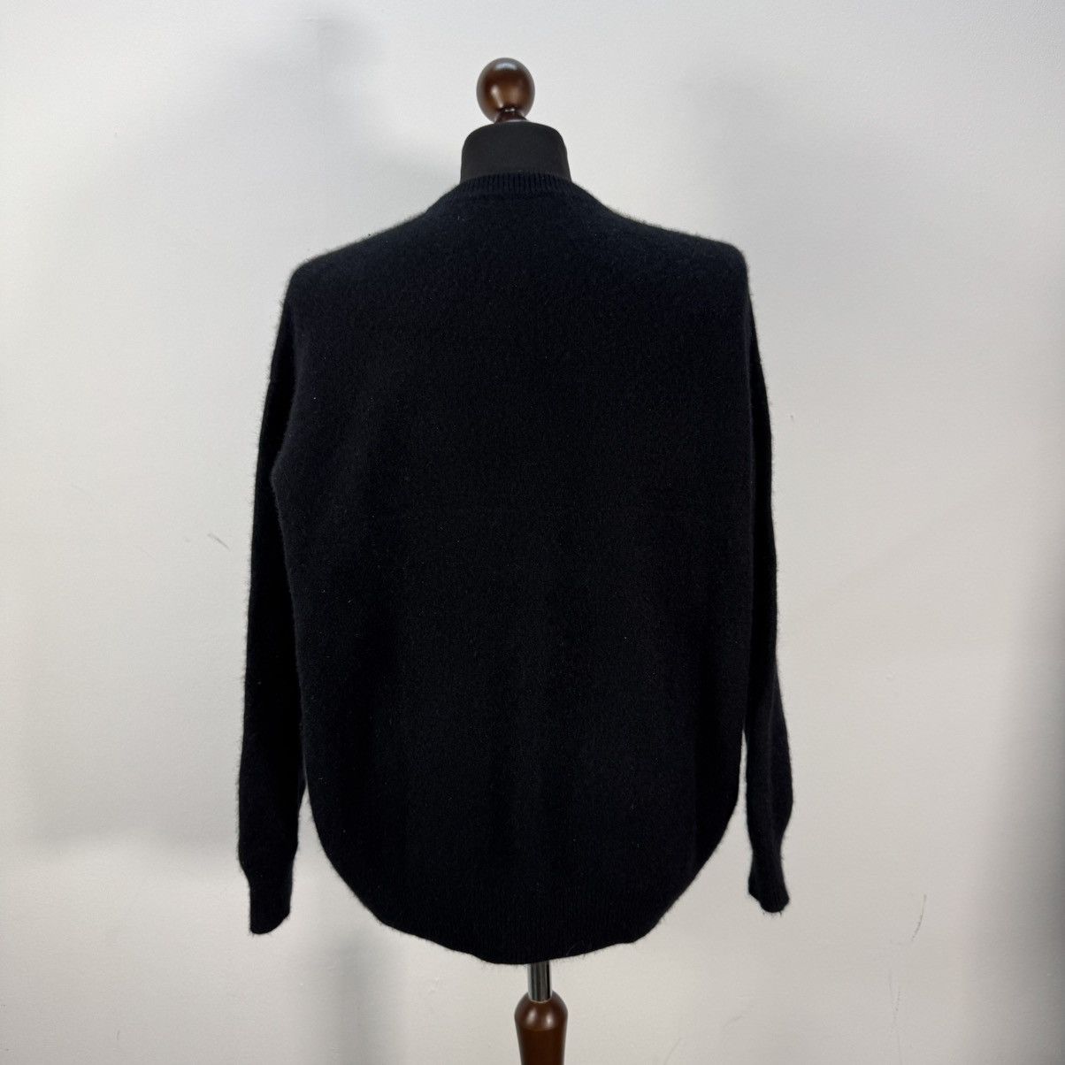 Balenciaga authentic BALENCIAGA “ Be different “ cashmere sweater black Size US XL / EU 56 / 4 - 2 Thumbnail
