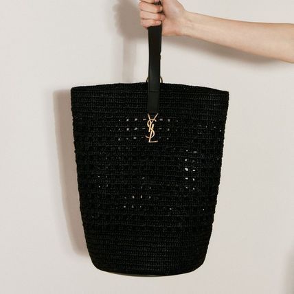 oc11z10524 Size: OS / Small Bag in Black