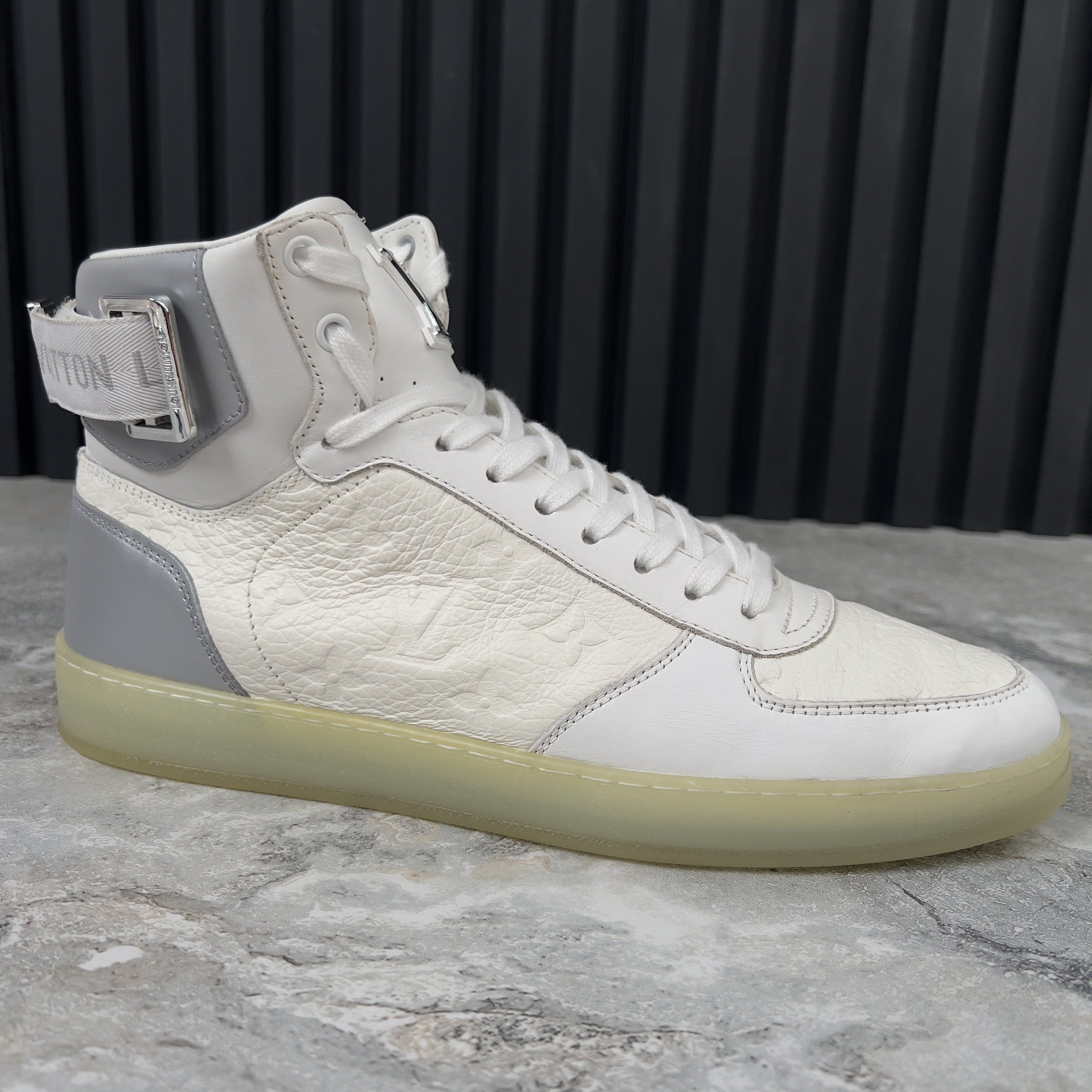 Louis Vuitton Rivoli High Top Sneaker Leather Size US 8.5 / EU 41-42 - 1 Thumbnail