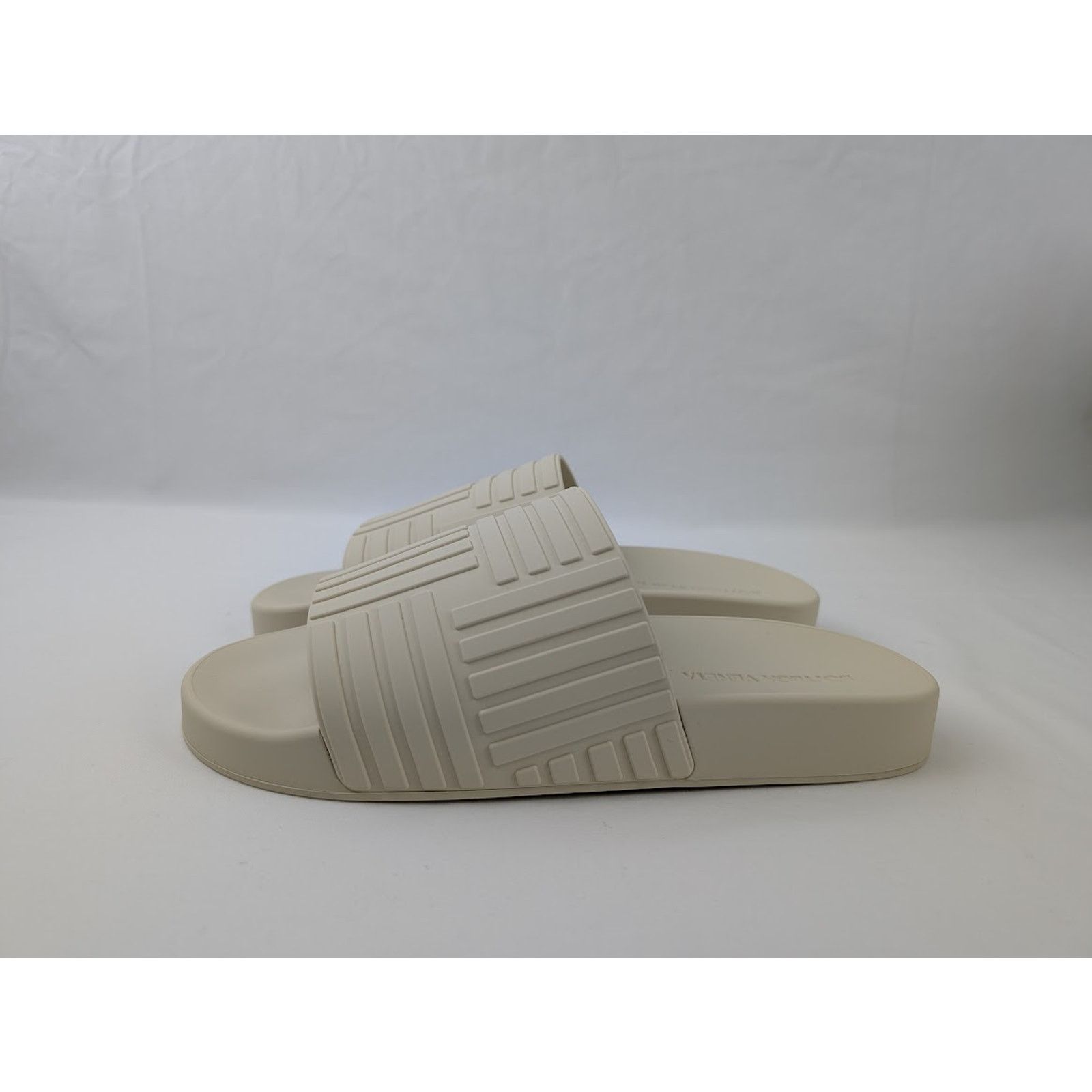 Bottega Veneta o1rshd1 Rubber Carpet Slider Sandal in Sea Salt Size US 12 / EU 45 - 7 Thumbnail