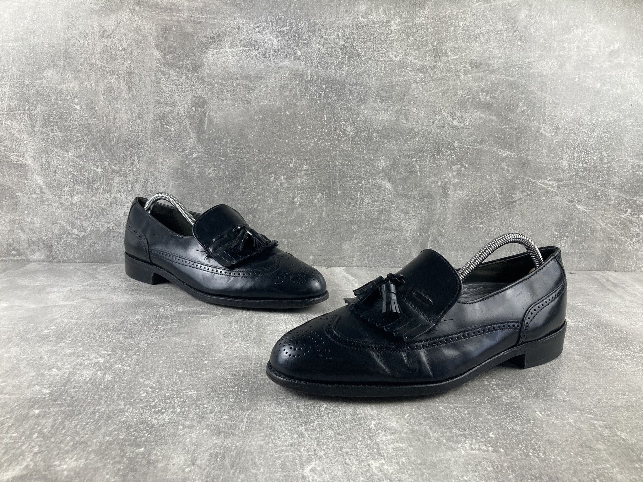 Genuine Leather Black leather tassal luxury old money brogue loafers shoes Size US 7 / EU 40 - 4 Thumbnail