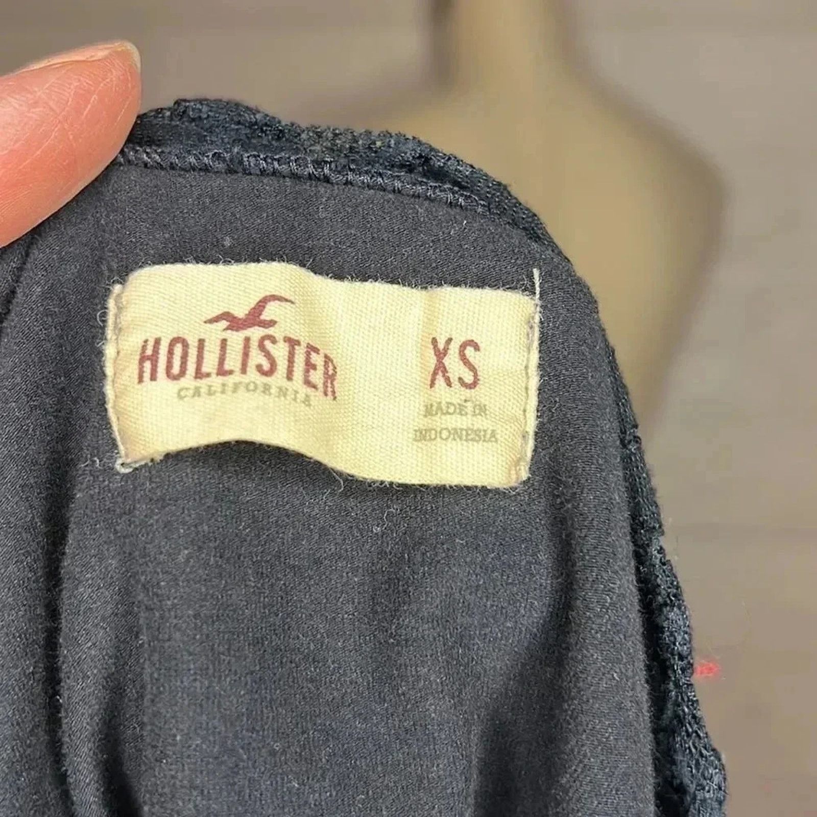 Hollister Hollister black short sleeve top with lace front Size XS Size XS / US 0-2 / IT 36-38 - 5 Thumbnail