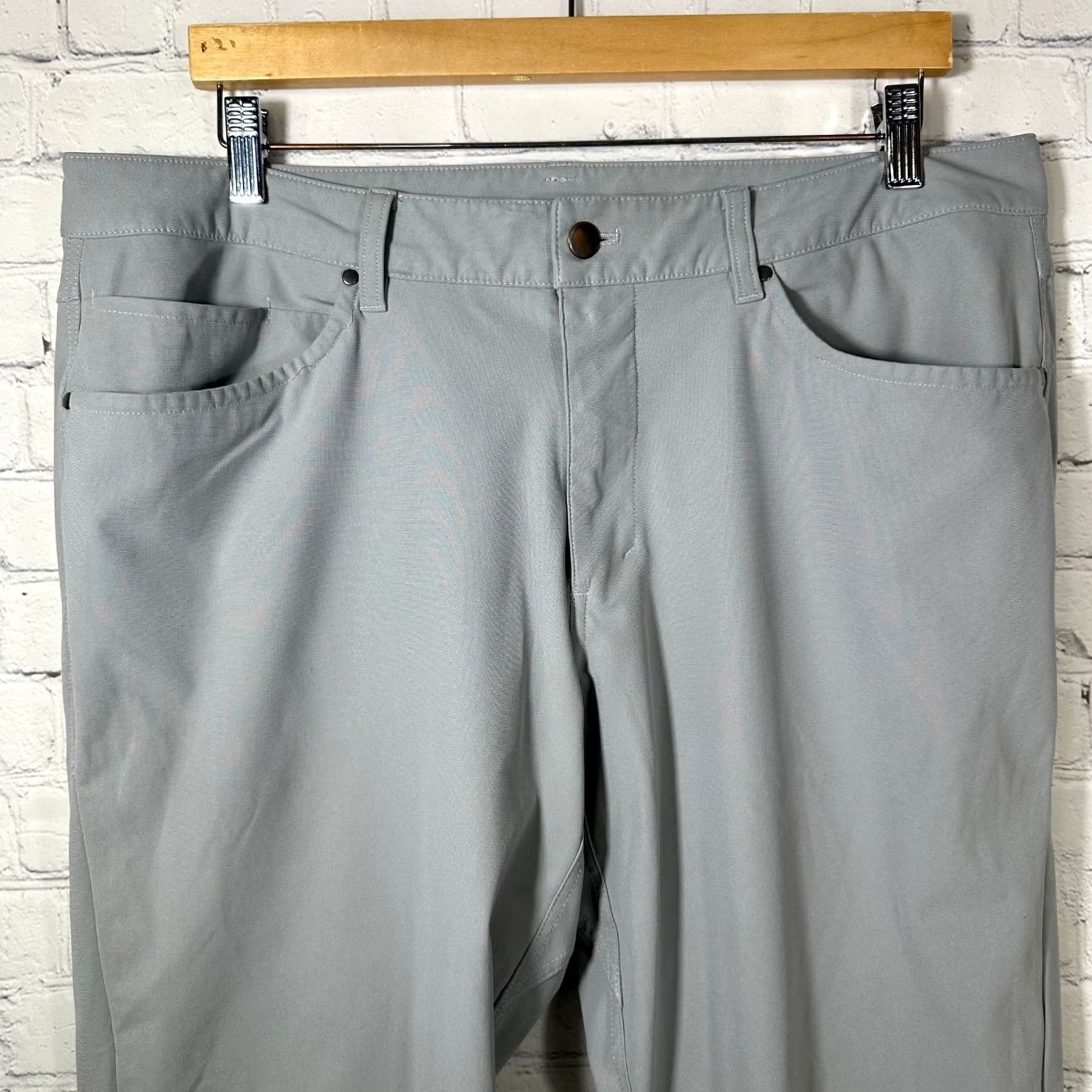 Lululemon Lululemon ABC Pant Slim Light Gray Warpstreme 5-Pocket Mens Size 36 LM5ADES Size US 36 / EU 52 - 2 Thumbnail