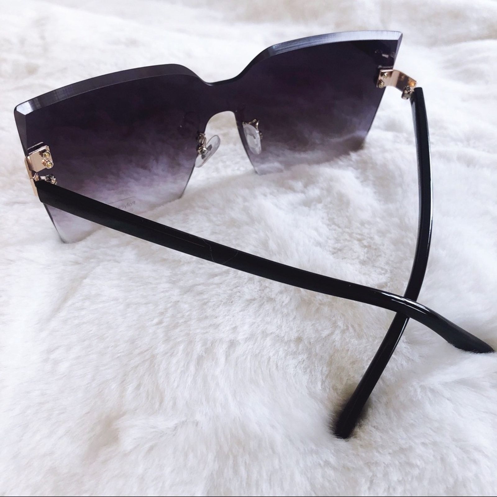 Other Dana Black Rimless Oversized Cat Eye Sunglasses Size ONE SIZE - 6 Thumbnail