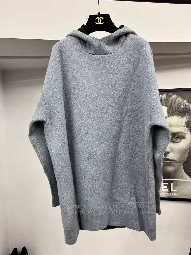 Dior Dior Hooded 8-character cashmere sweater Size XS / US 0-2 / IT 36-38 - 1 Thumbnail