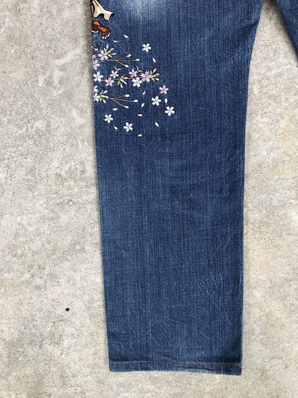 Karakuri Tamashii Karakuri Tamashii Embroidered Jeans Distressed Jeans Size US 33 - 11 Thumbnail