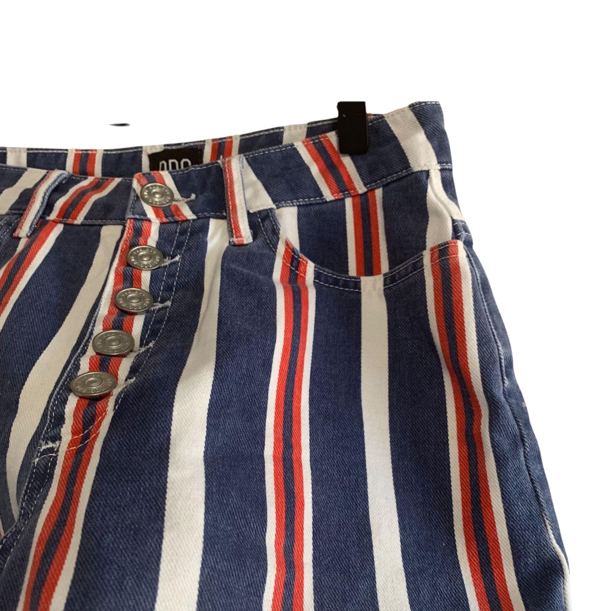 Bdg BDG Urban Outfitters Striped High Waist Denim Mom Shorts 26 Size 26" / US 2 / IT 38 - 3 Thumbnail
