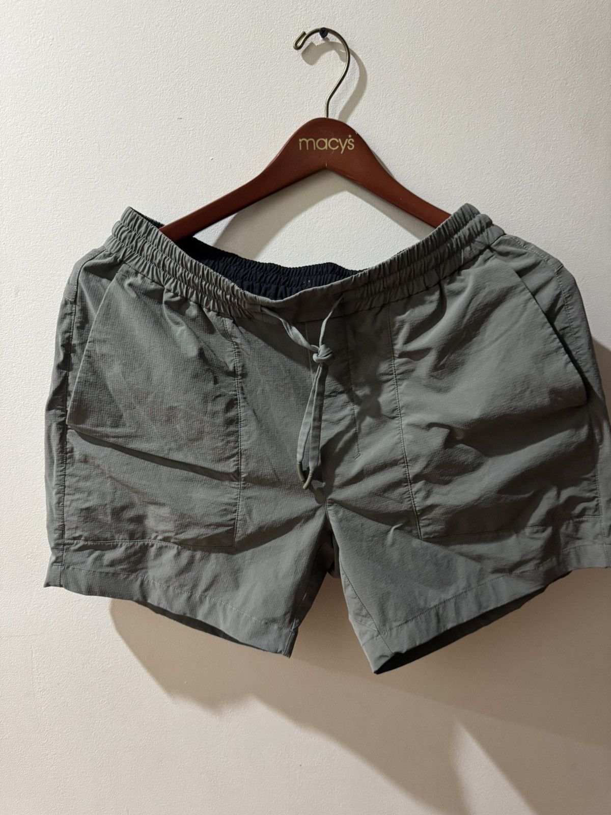 Lululemon Lululemon Men’s Gorpcore Ripstop Athletic Shorts Size US 34 / EU 50 - 1 Thumbnail