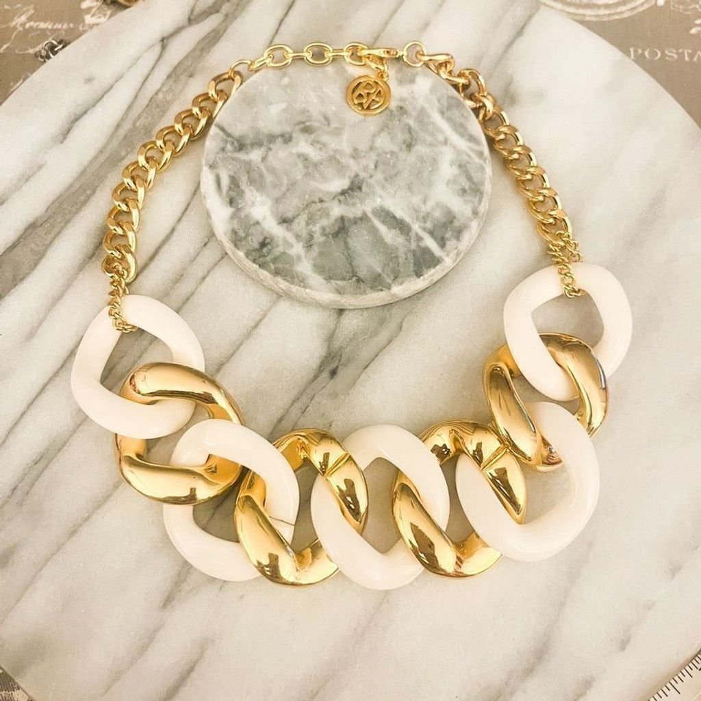 Vintage Ben Amun Chunky Acrylic Link Jewelry Set White and Gold Size ONE SIZE - 2 Thumbnail
