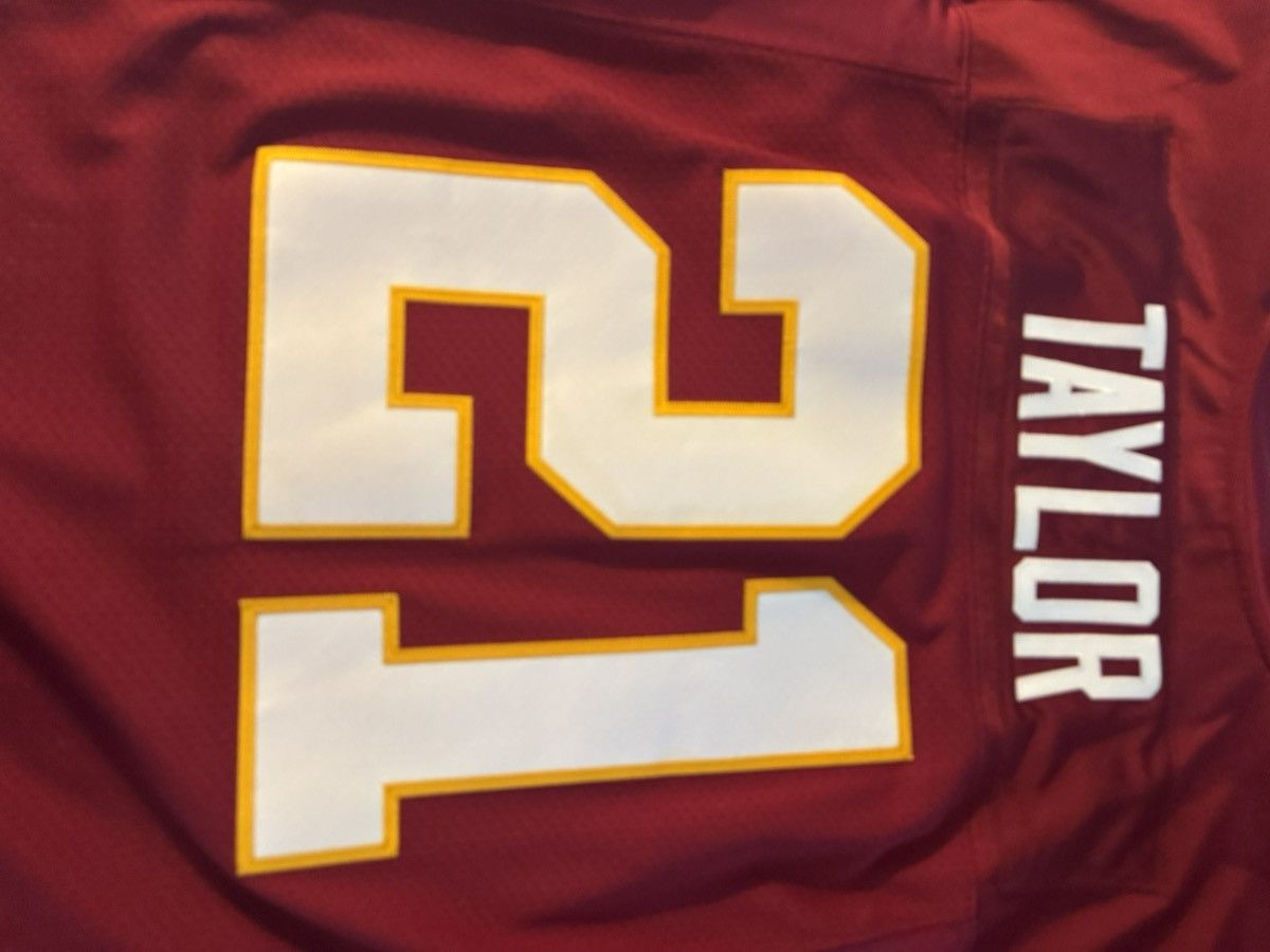 Mitchell & Ness Sean Taylor Redskins 75th Ann. Mitchell & Ness sz L Size US L / EU 52-54 / 3 - 3 Thumbnail