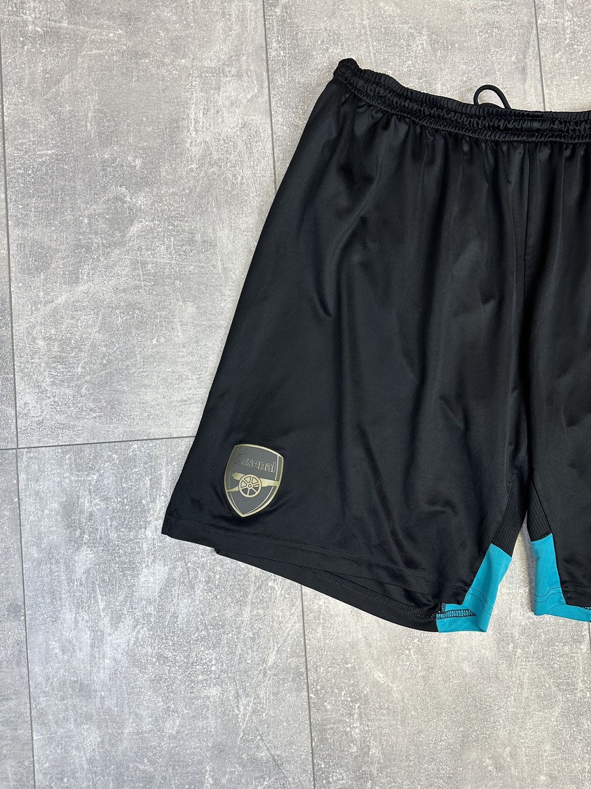 Puma Men’s vintage Puma Arsenal soccer shorts Size US 36 / EU 52 - 4 Thumbnail