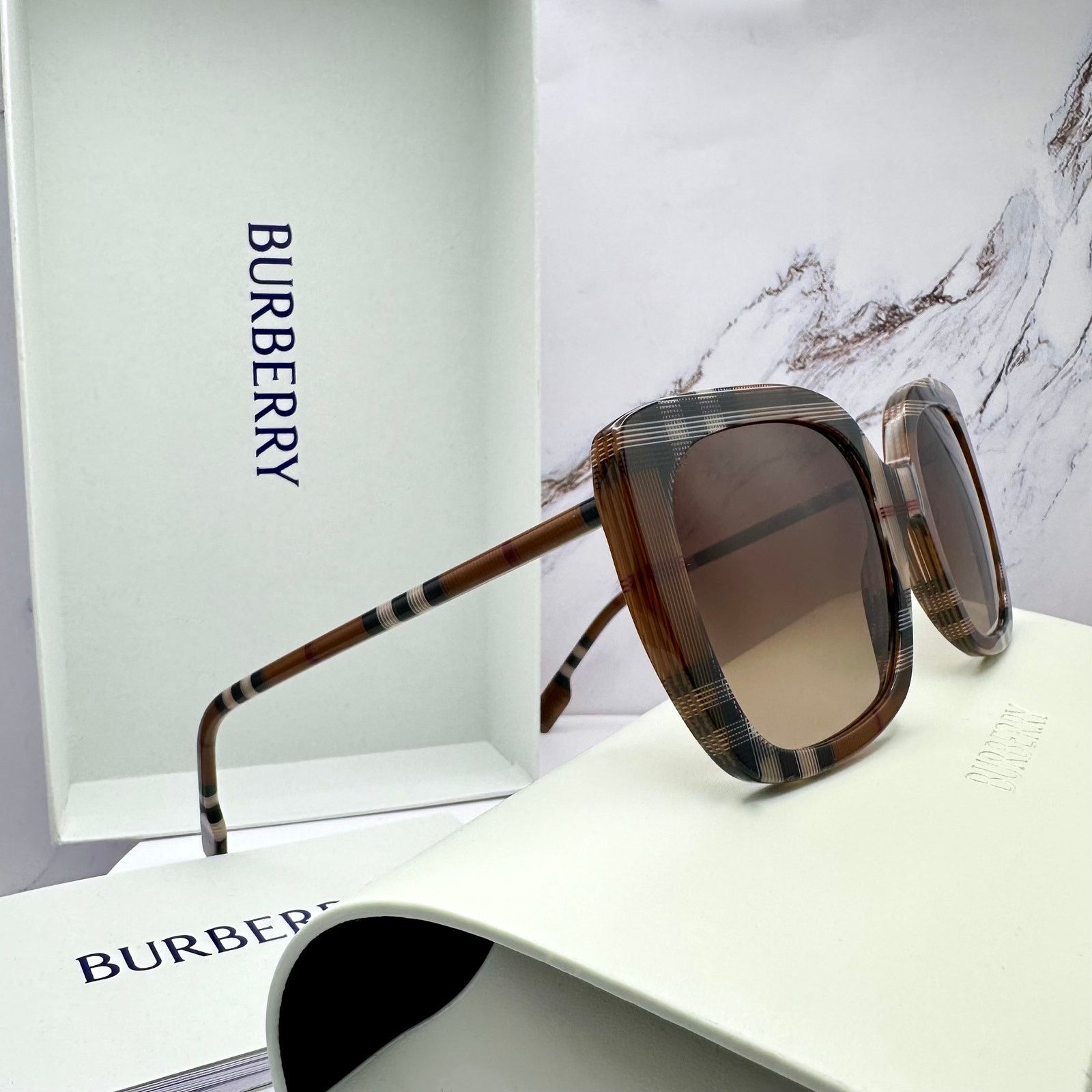 Burberry New Burberry Sunglasses Brown Check Frames Gradient Lens Size ONE SIZE - 7 Thumbnail