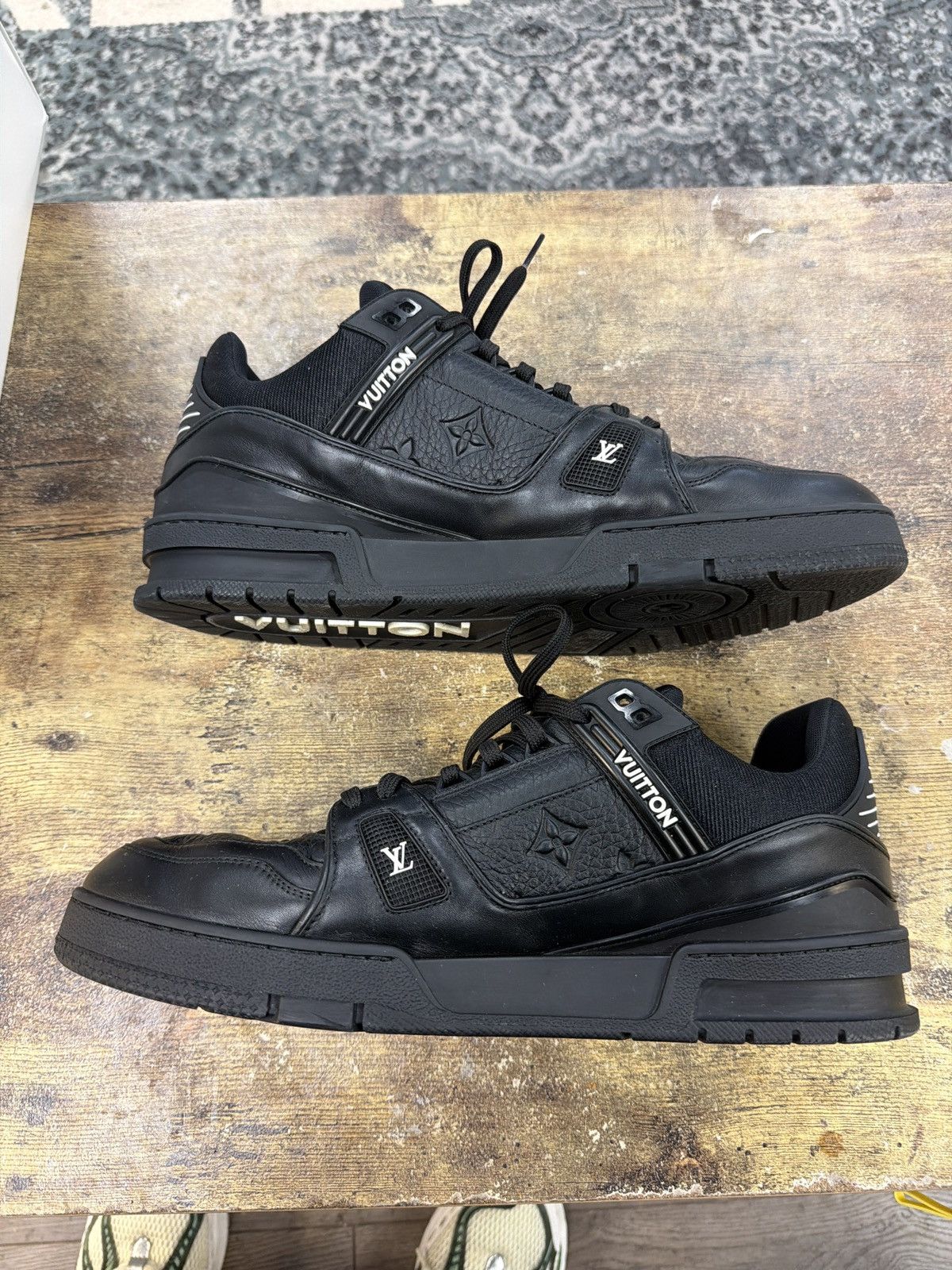 Louis Vuitton Louis Vuitton LV Trainer black Size US 12 / EU 45 - 9 Thumbnail