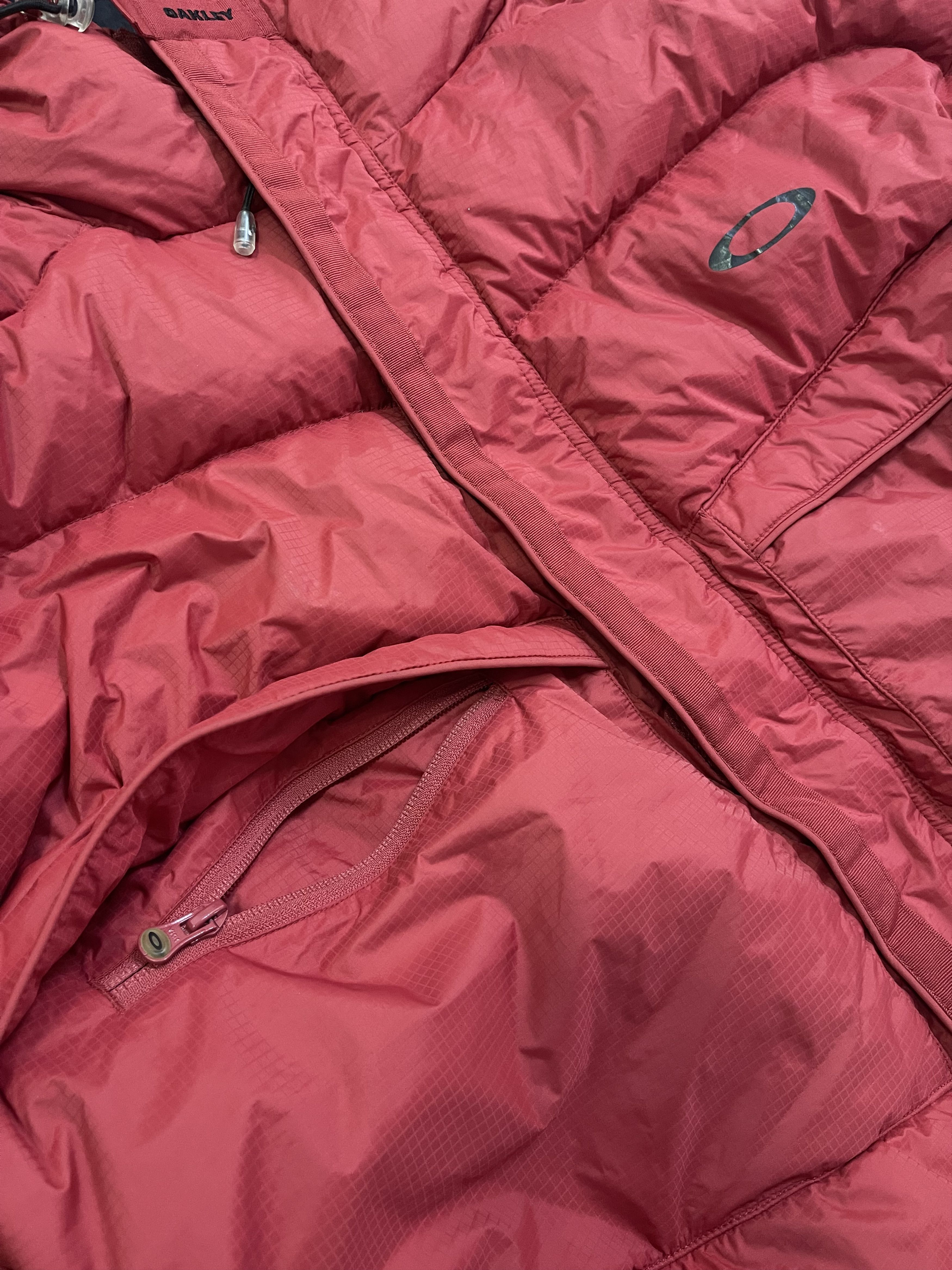 Oakley × Vintage Red Oxblood Oakley Down Puffer Jacket Travis Scott Size US XL / EU 56 / 4 - 10 Thumbnail