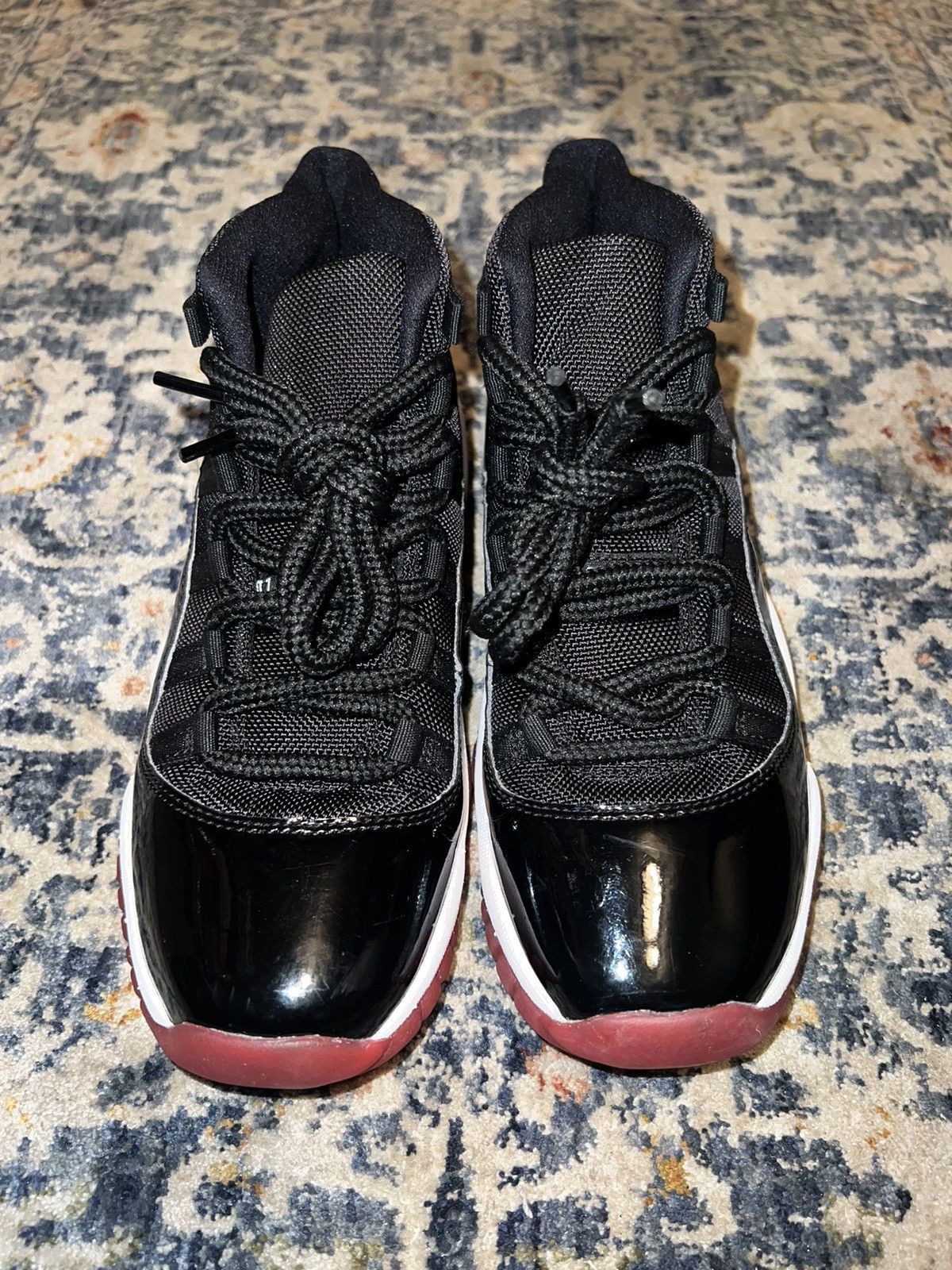 Jordan Brand × Nike Air Jordan Retro 11 Playoff Bred 2019 Sz 5.5Y Size US 5.5 / EU 38 - 3 Thumbnail