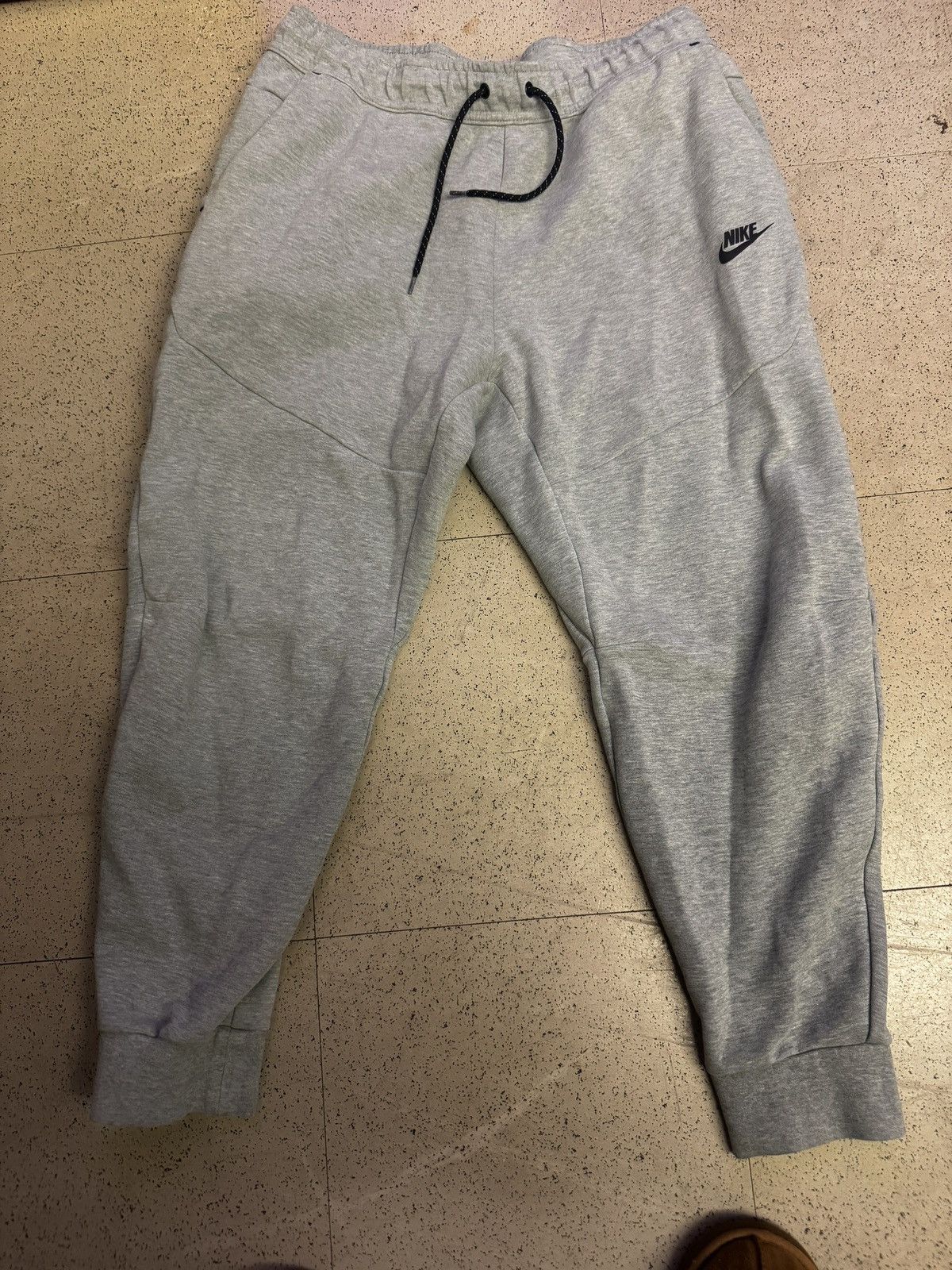 Nike Nike Men's Tech Fleece Slim Fit Jogger Sweatpants Size US 33 - 2 Thumbnail