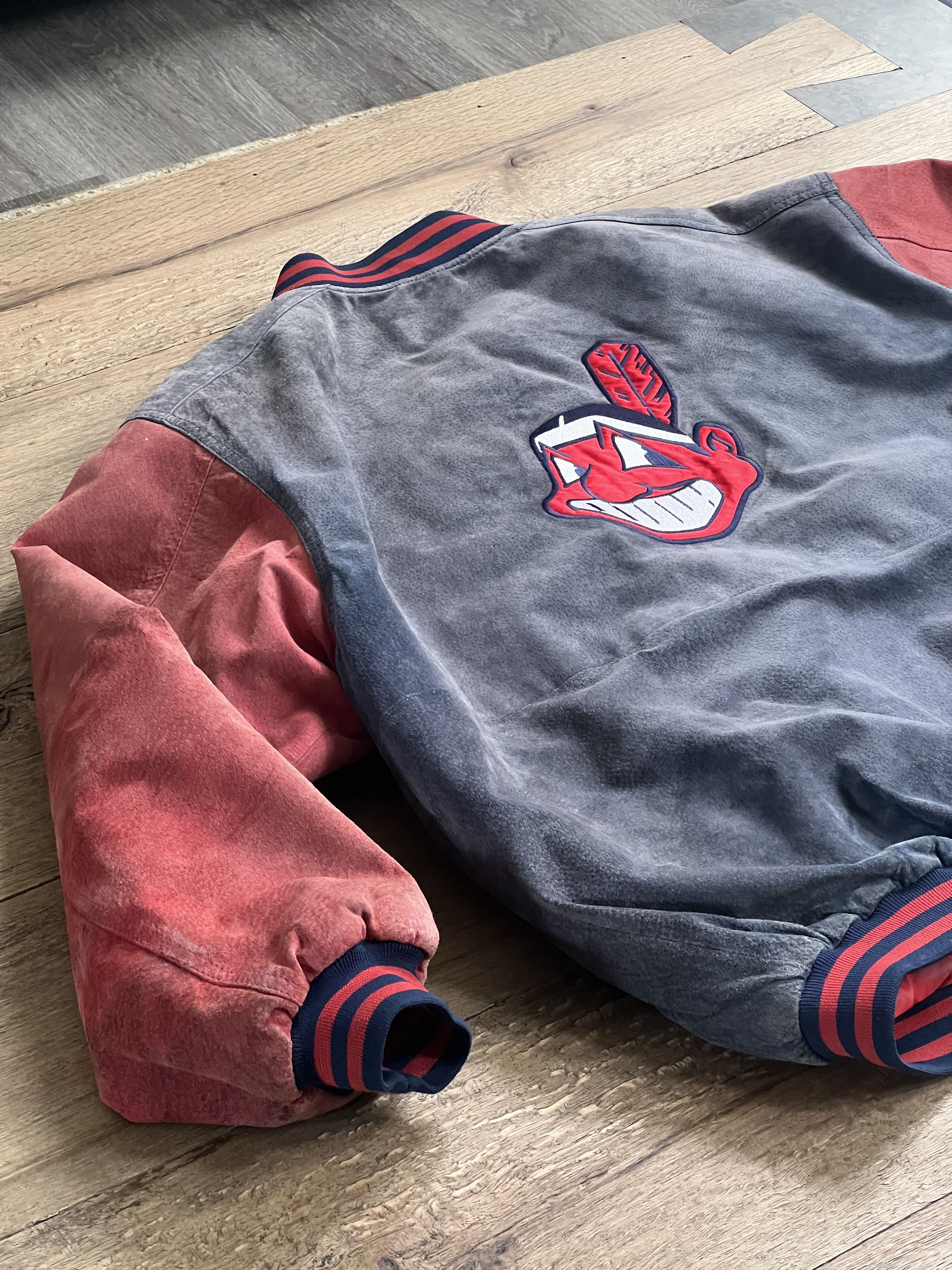 G-III Cleveland Indians 1990's Suede Leather Jacket Sz L Size US L / EU 52-54 / 3 - 7 Thumbnail
