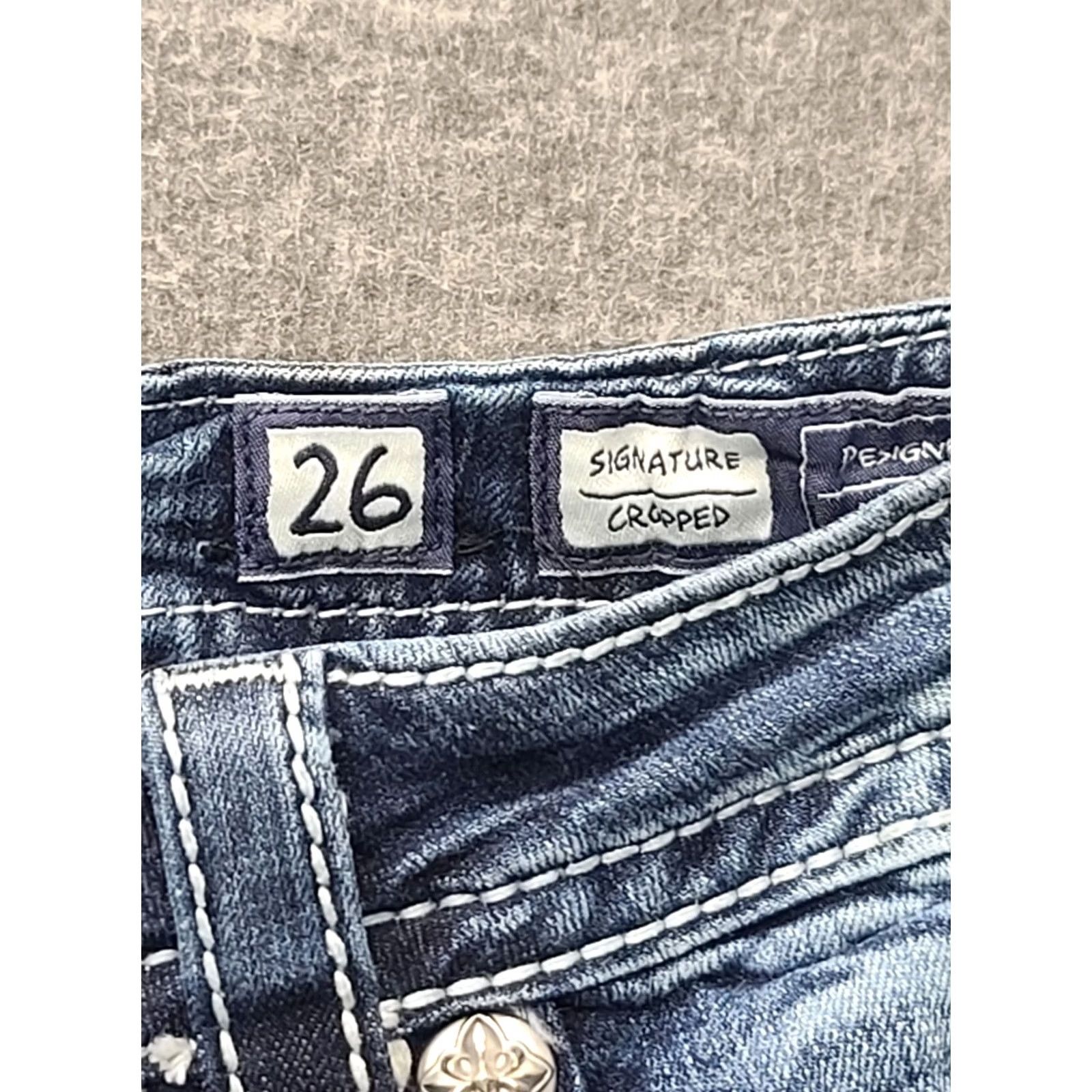 Miss Me Miss Me Capris 26x20 Signature Fit Low Rise Cropped Distressed Stretch Denim Jeans Women Size ONE SIZE - 3 Thumbnail