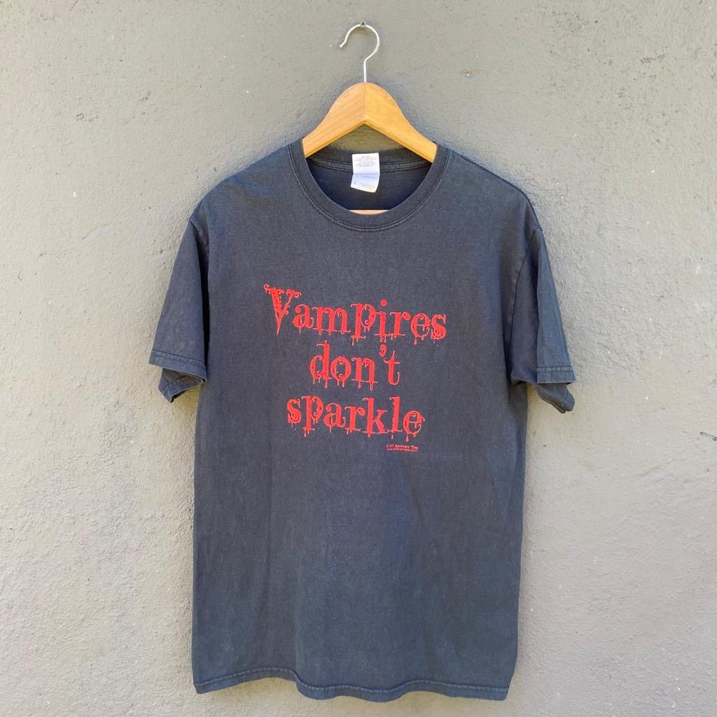 Other Thrashed Faded Y2k Vampires Dont Sparkle Horror Movie Tee Size US M / EU 48-50 / 2 - 1 Thumbnail