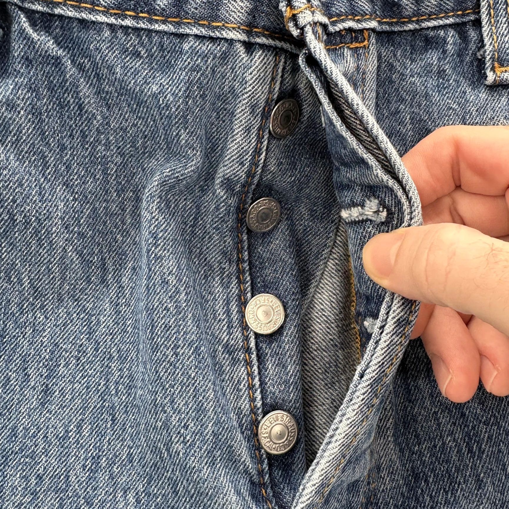 Levi's VINTAGE Levi's 501 Jeans Mens 36x34 Medium Blue Denim Button Fly Straight Leg Y2K Size US 36 / EU 52 - 4 Thumbnail