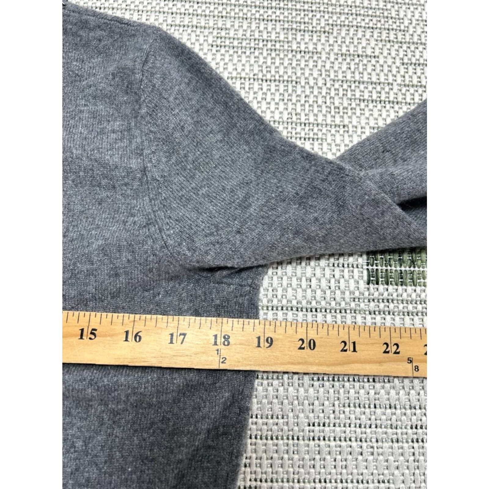 Neiman Marcus Neiman Marcus Sweater Dress Shirt Womens Medium Gray Cashmere Ribbed Trim Crew Neck Regular Knit Short Dress/Gray Modern Womens Size M / US 6-8 / IT 42-44 - 7 Thumbnail