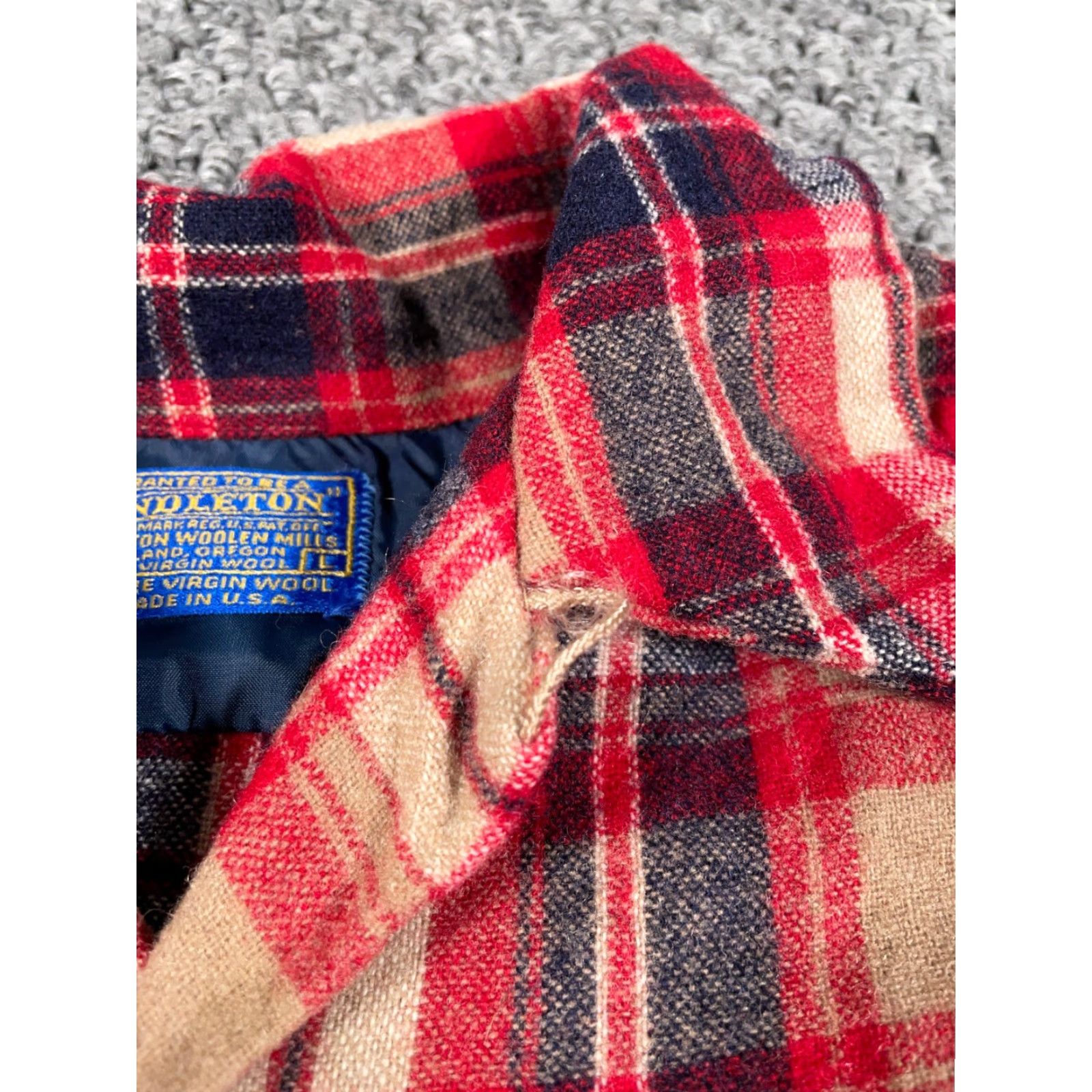 Pendleton VINTAGE Pendleton Wool Flannel Shirt Mens Large Red Beige Plaid USA 70s Loop Collar Button-Up Long Sleeve Collared Shirt Size US L / EU 52-54 / 3 - 4 Thumbnail