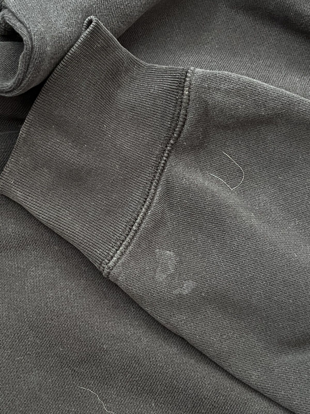 Uniqlo UNIQLO VERDY GETA MOVE ON FADED BLACK HOODIE Size US M / EU 48-50 / 2 - 9 Thumbnail