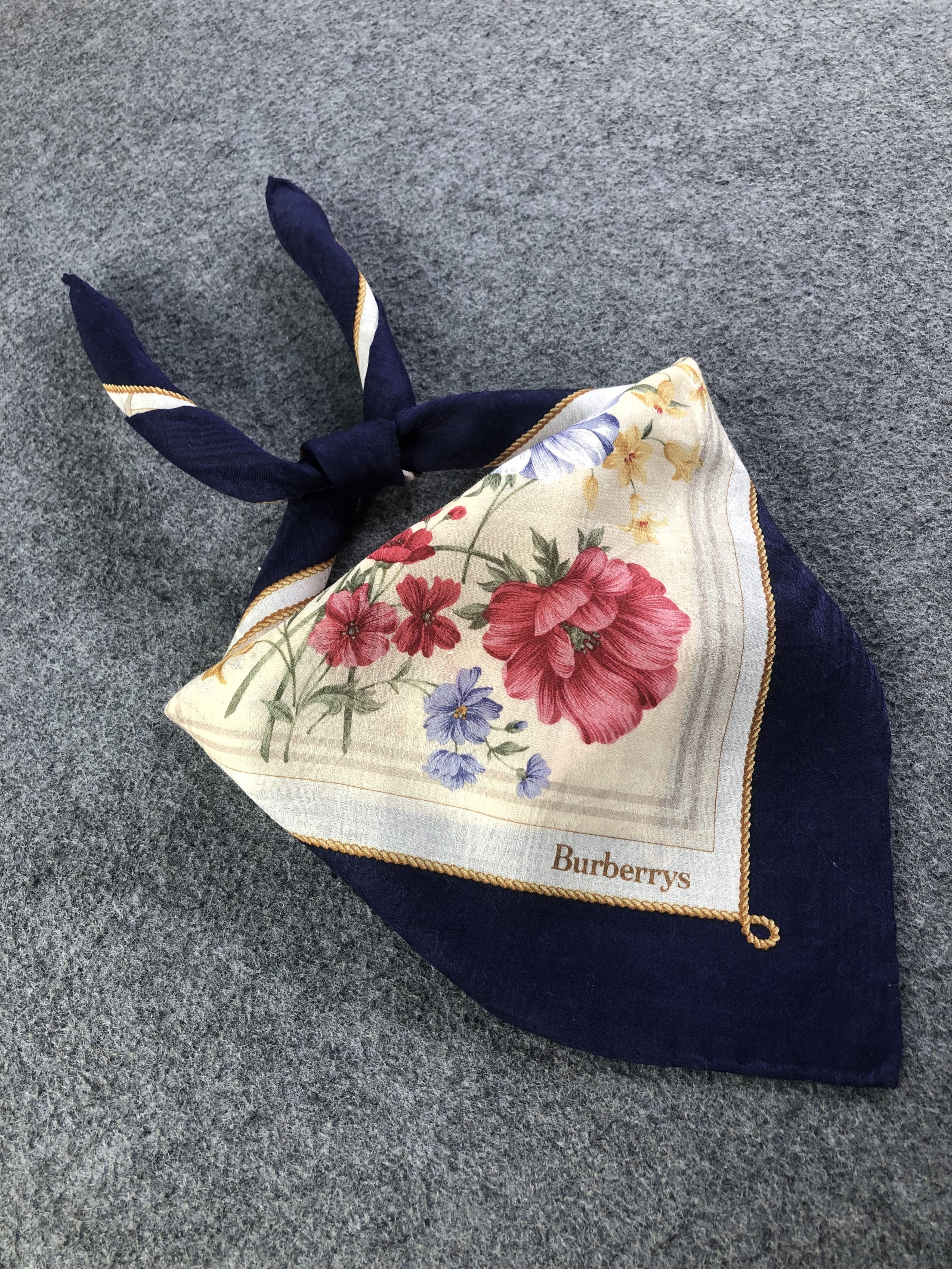 Burberry Burberrys Handkerchief / Bandana / Neckerchief Size ONE SIZE - 2 Thumbnail