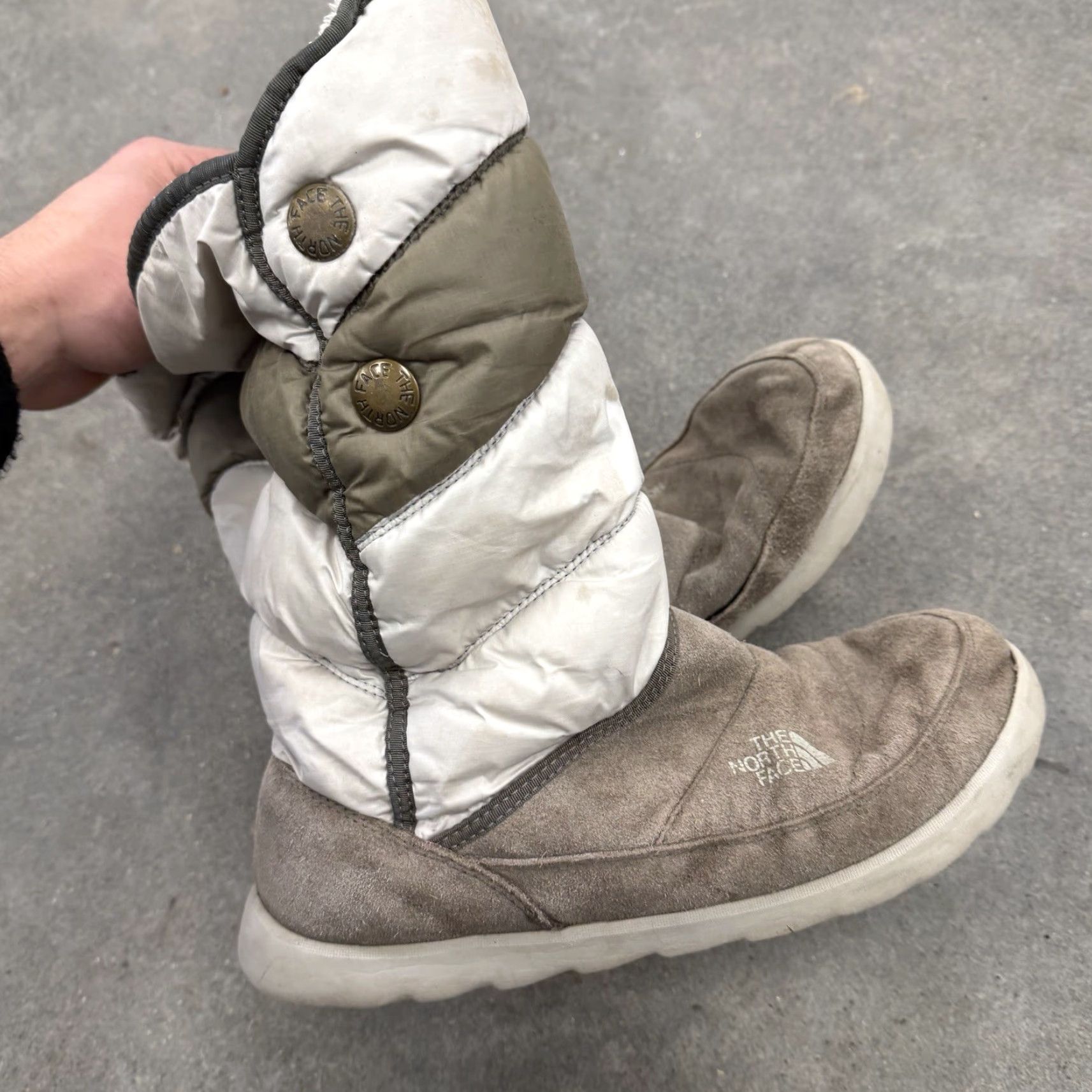 The North Face The North Face Thermoball Roll Down Pull On Winter Boots Leather White Womens 10 Size US 8 / IT 38 - 3 Thumbnail