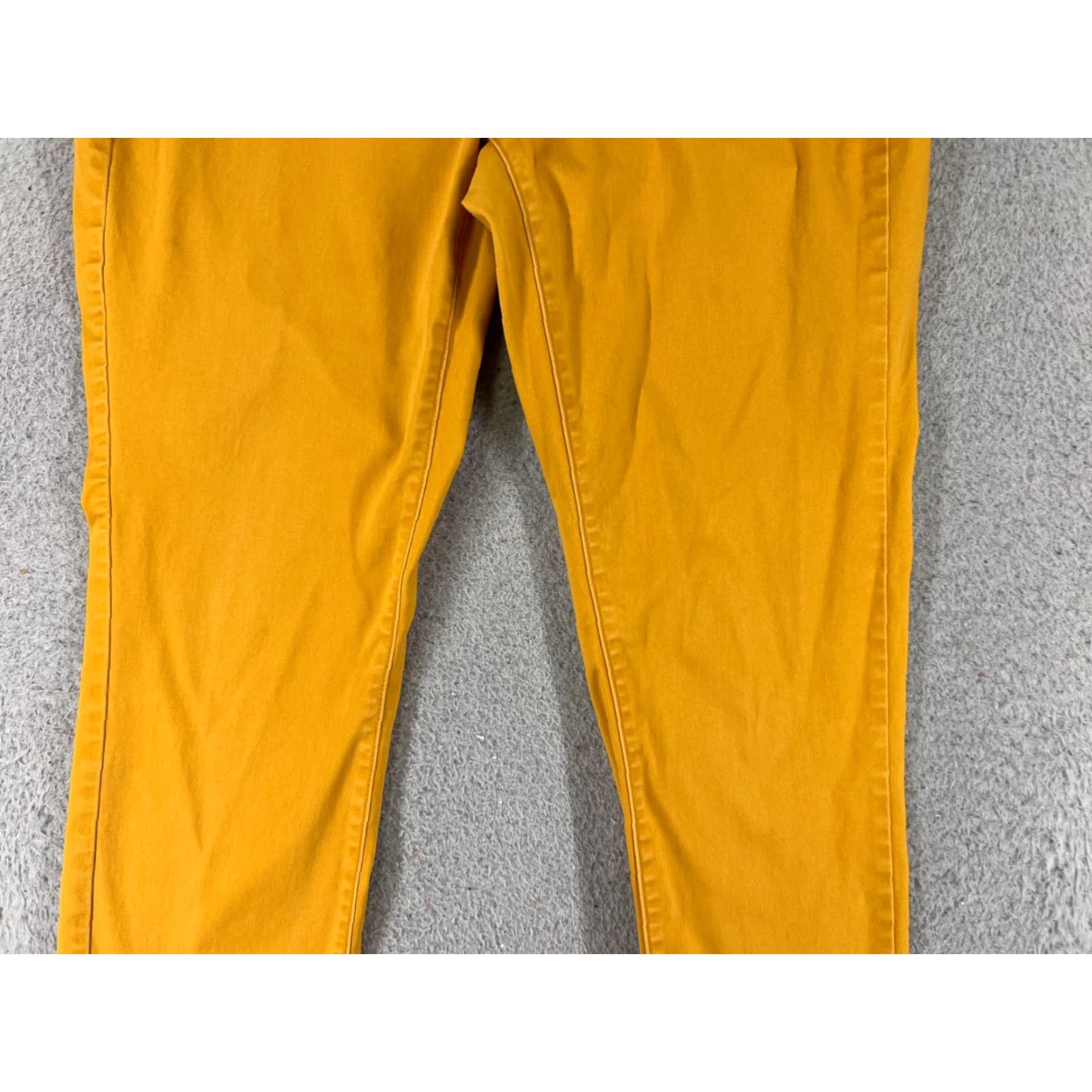 Vintage No Boundaries Jeans Women Denim 5-Pocket Straight Leg Mid Rise 28x27 Yellow Adult Regular 28in 11 90s Cowboy Southwestern Mens Womens Girls? Size 32" / US 10 / IT 46 - 3 Thumbnail