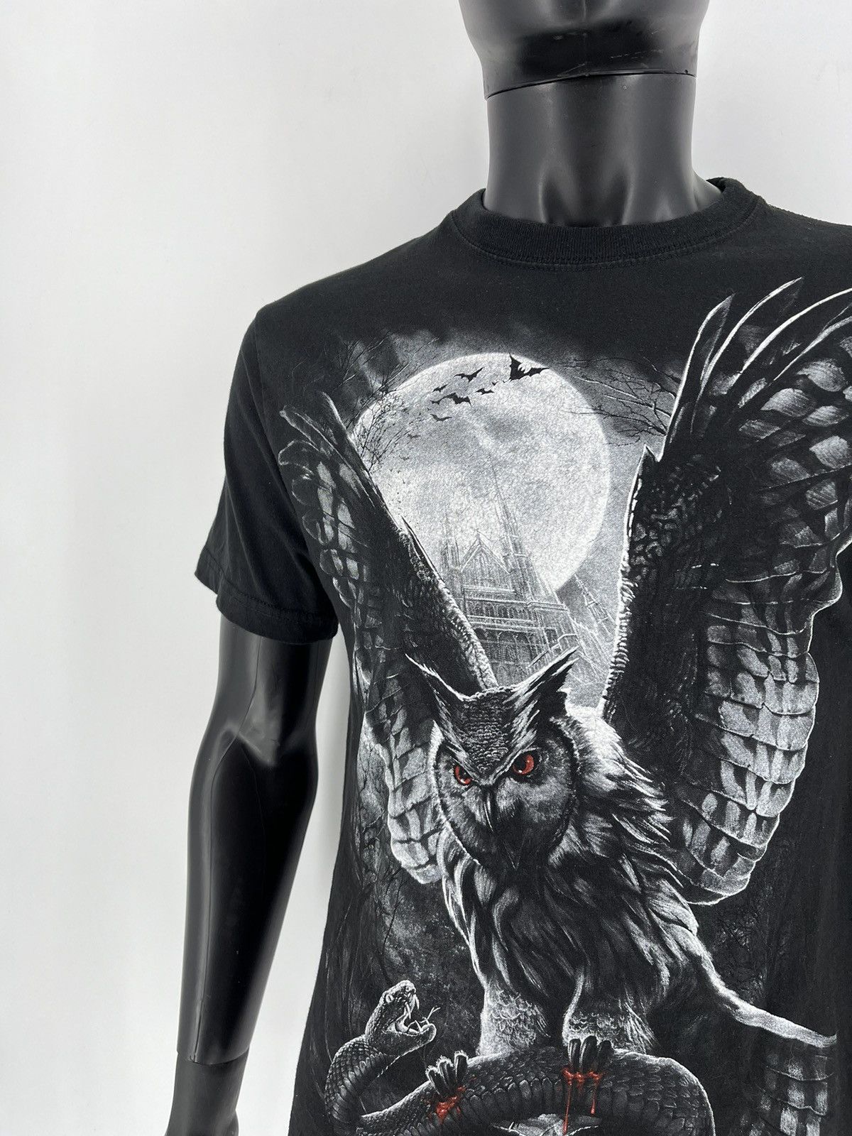 Band Tees × Vintage Vintage Y2K Bloody Owl T-shirt Spiral Tee Black Vintage Rock Size US L / EU 52-54 / 3 - 6 Thumbnail