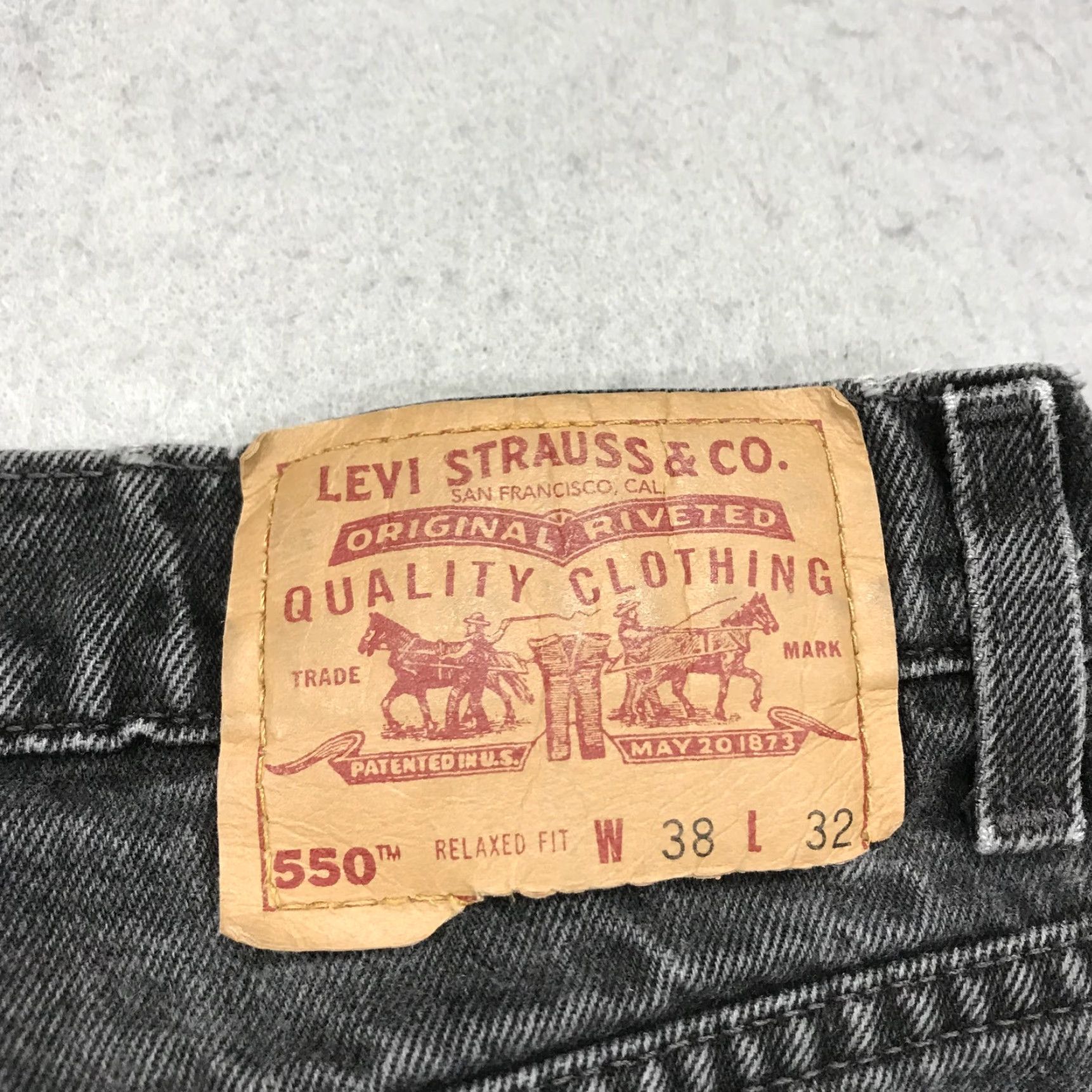 Levi's VINTAGE Levi's 550 Jeans Mens 38x32 Black Relaxed Fit Denim Tapered Leg Logo 90s Size US 38 / EU 54 - 7 Thumbnail