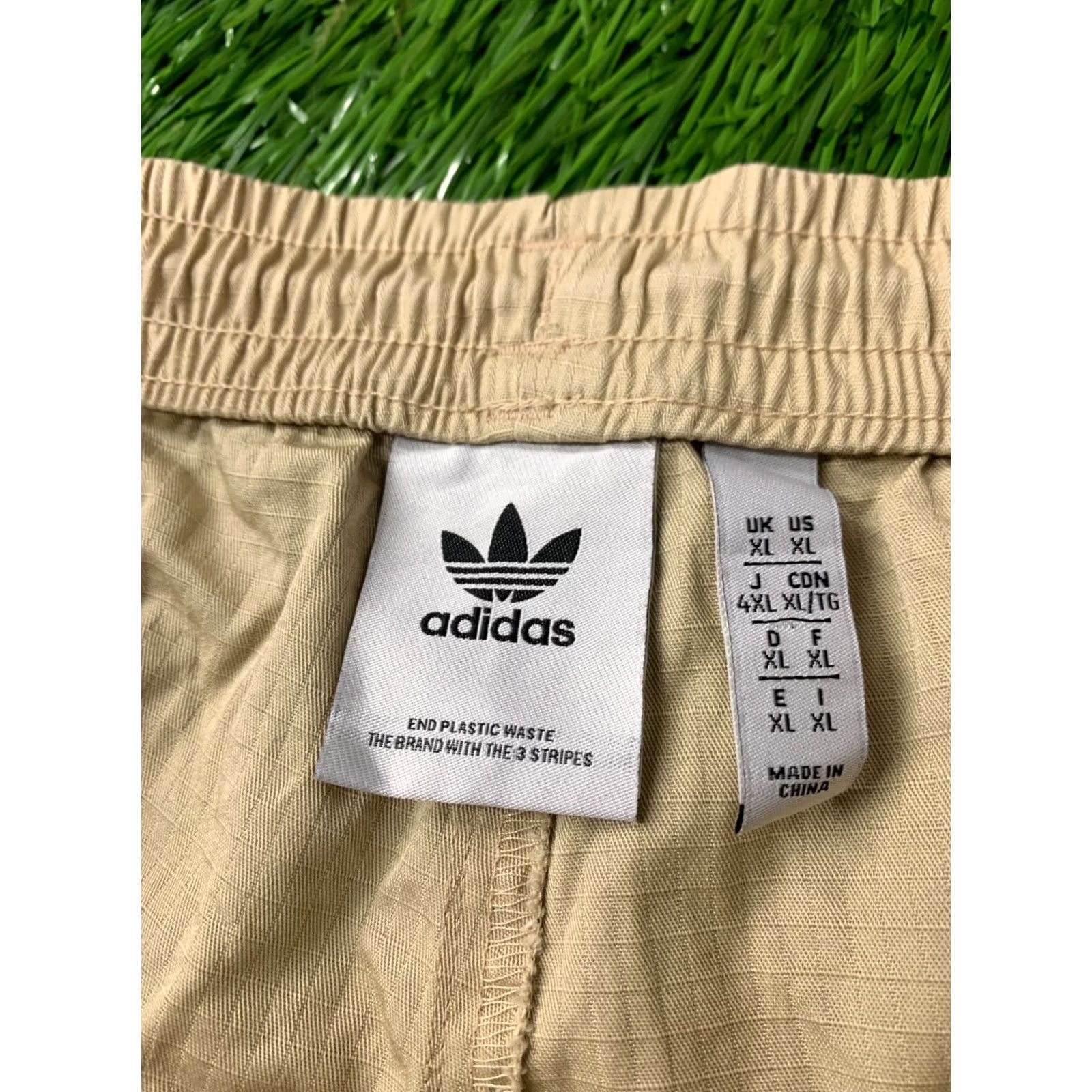 Adidas ADIDAS ORIGINAL Casual Shorts Men XL Brown Logo 2023 IT8176 Size US 36 / EU 52 - 5 Thumbnail