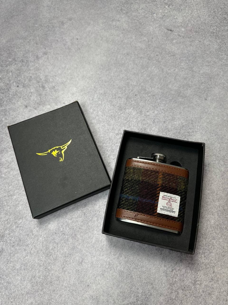 Harris Tweed Vintage Harris Tweed Hip Flask – Classic Scottish Style Size ONE SIZE - 1 Thumbnail