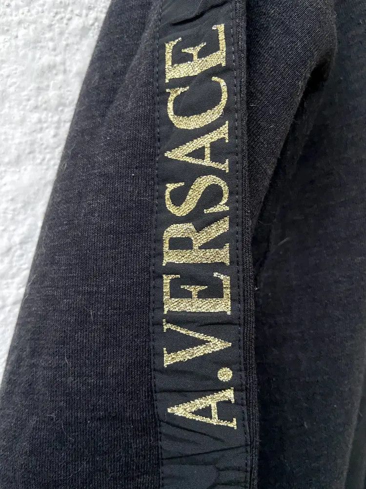 Versace A.Versace Big Logo Madusa Embroidered sweater Size US M / EU 48-50 / 2 - 5 Thumbnail
