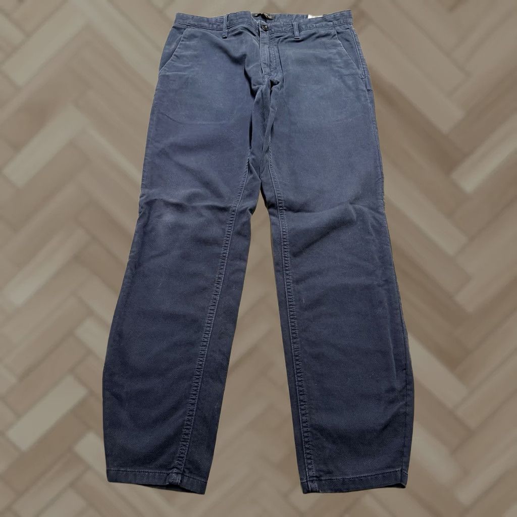 Banana Republic Banana Republic Mens Aiden Fit Tech Canvas Performance Pants Blue Straight Leg 32x30 Regular Knit Polyester Slimming Pockets Stretch Slimming Size US 32 / EU 48 - 1 Thumbnail