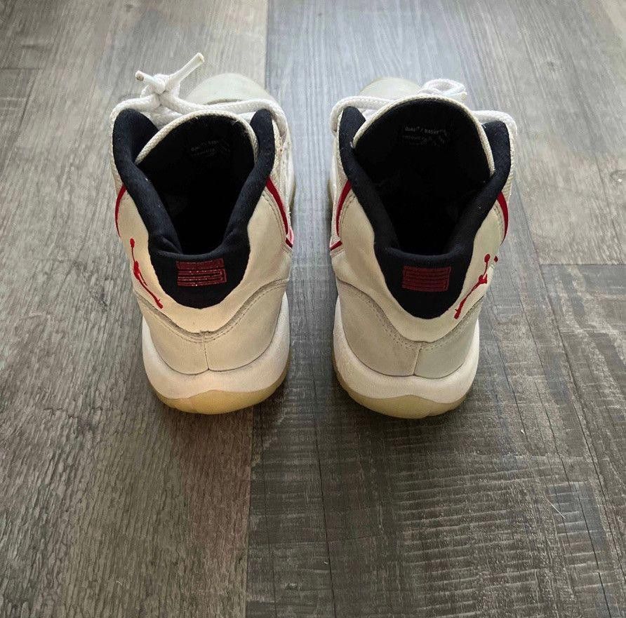 Nike NIKE • JORDAN 11 GS Retro “2018 Platinum Tint” (5M) Size US 5 / EU 37 - 8 Thumbnail