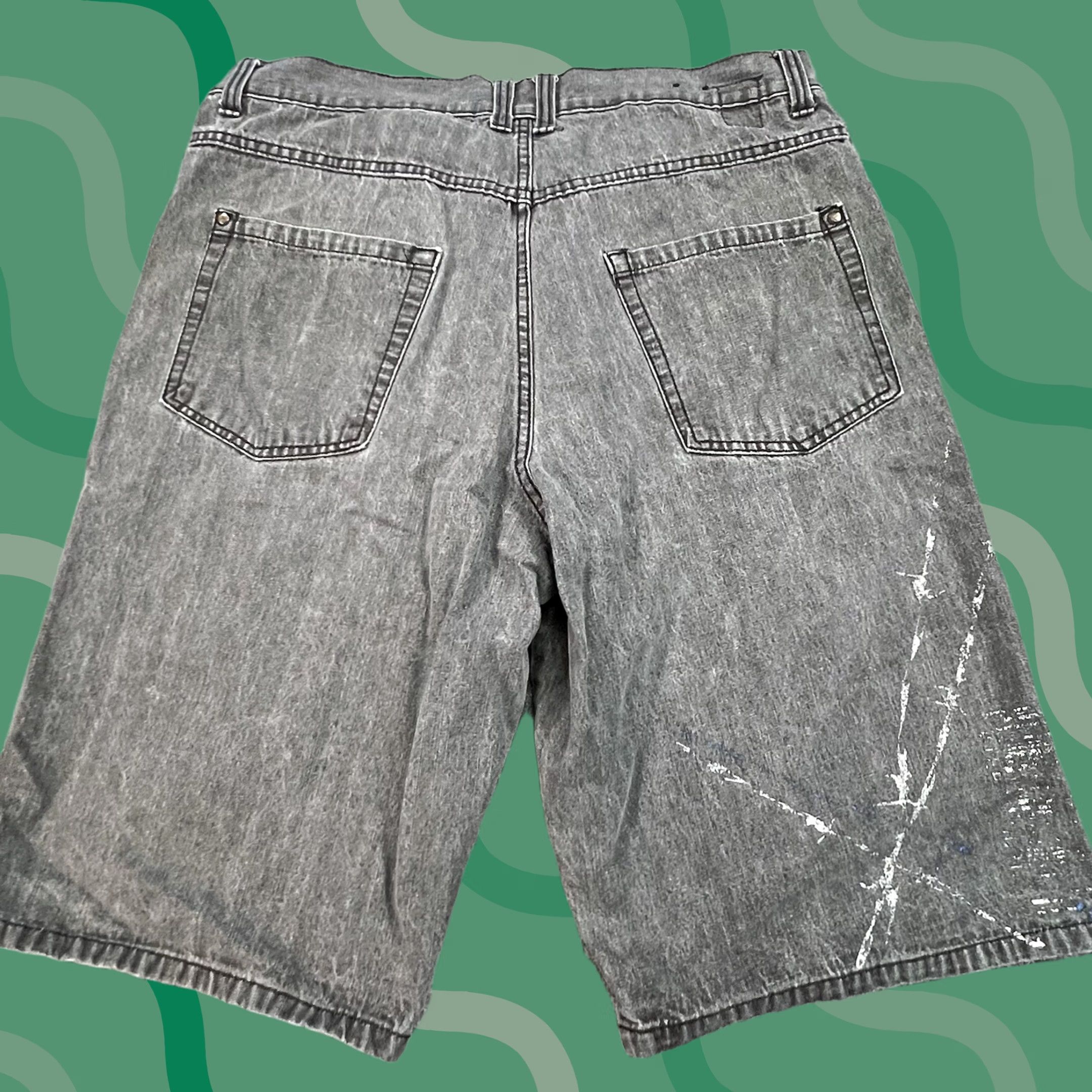 Karl Kani VINTAGE Karl Kani Shorts Mens 38 Gray Denim Baggy 13.5" Inseam Hip Hop 90s Bermuda Relaxed Loose Casual Mens Blue Gray Size US 38 / EU 54 - 1 Thumbnail