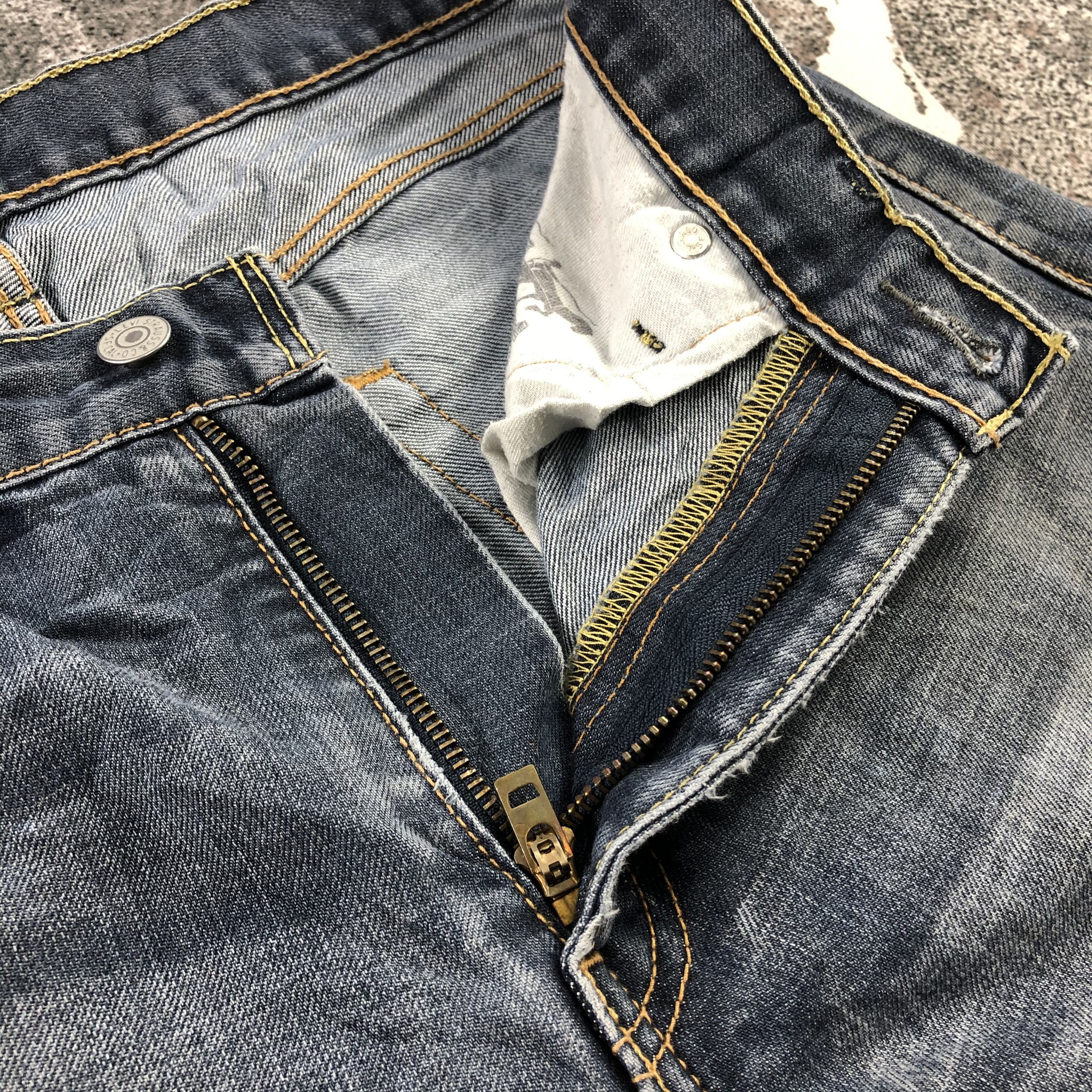 Levi's Vintage Levi's 513 Jeans Dark Wash Denim KJ1098 Size US 31 - 14 Thumbnail