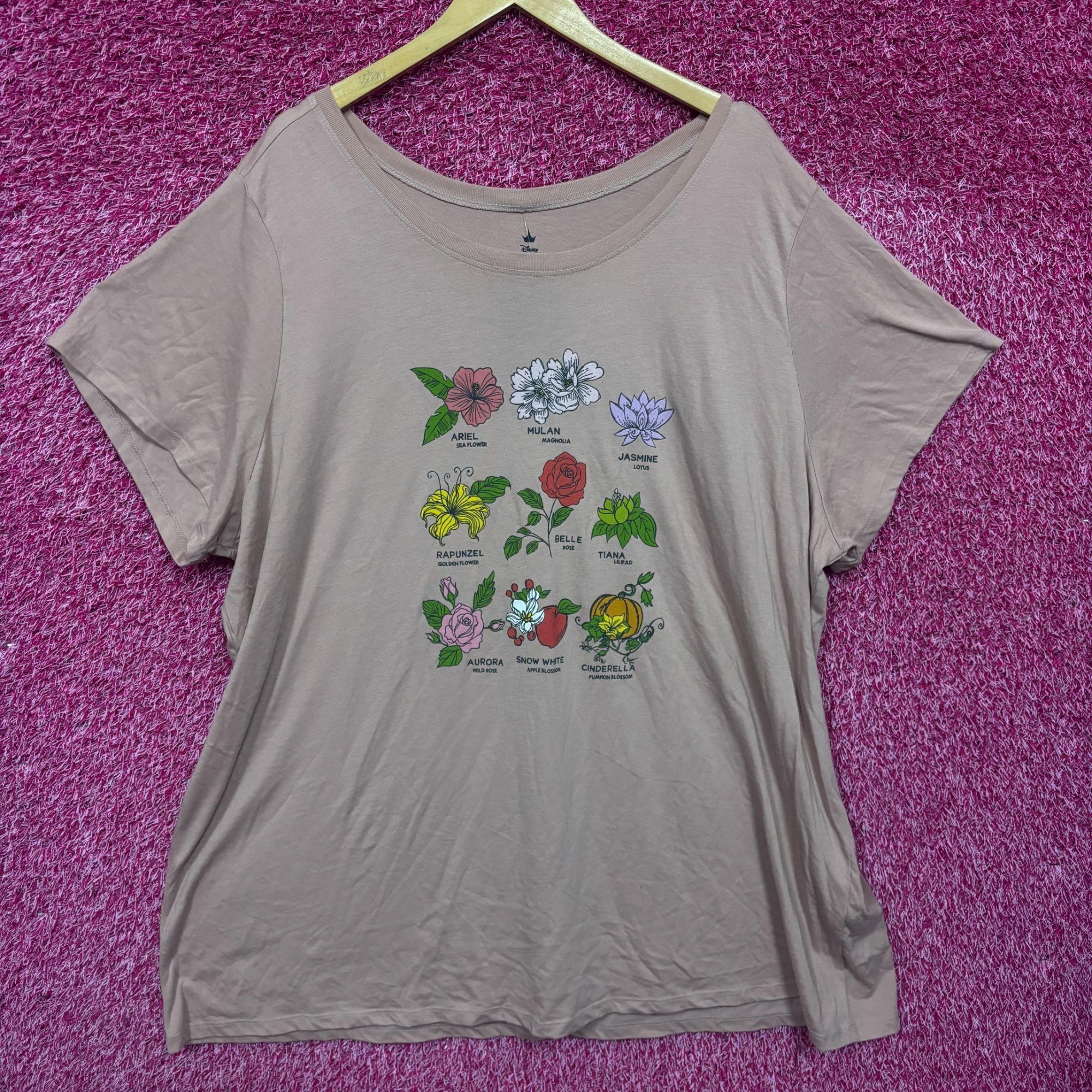 Disney Disney Princess Flower women’s plus size T-shirt 6 Size M / US 6-8 / IT 42-44 - 1 Thumbnail