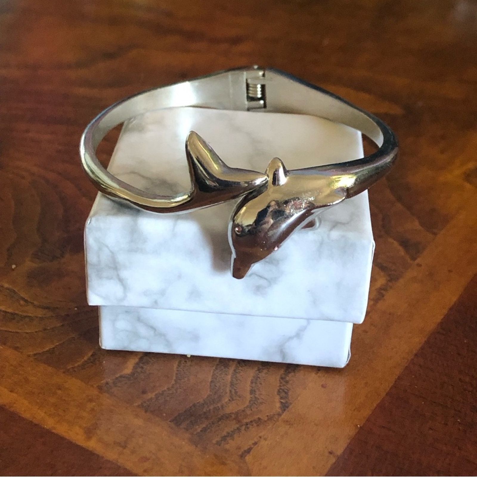 Jewelry Shiny silver plated dolphin clamp bracelet Size ONE SIZE - 2 Thumbnail
