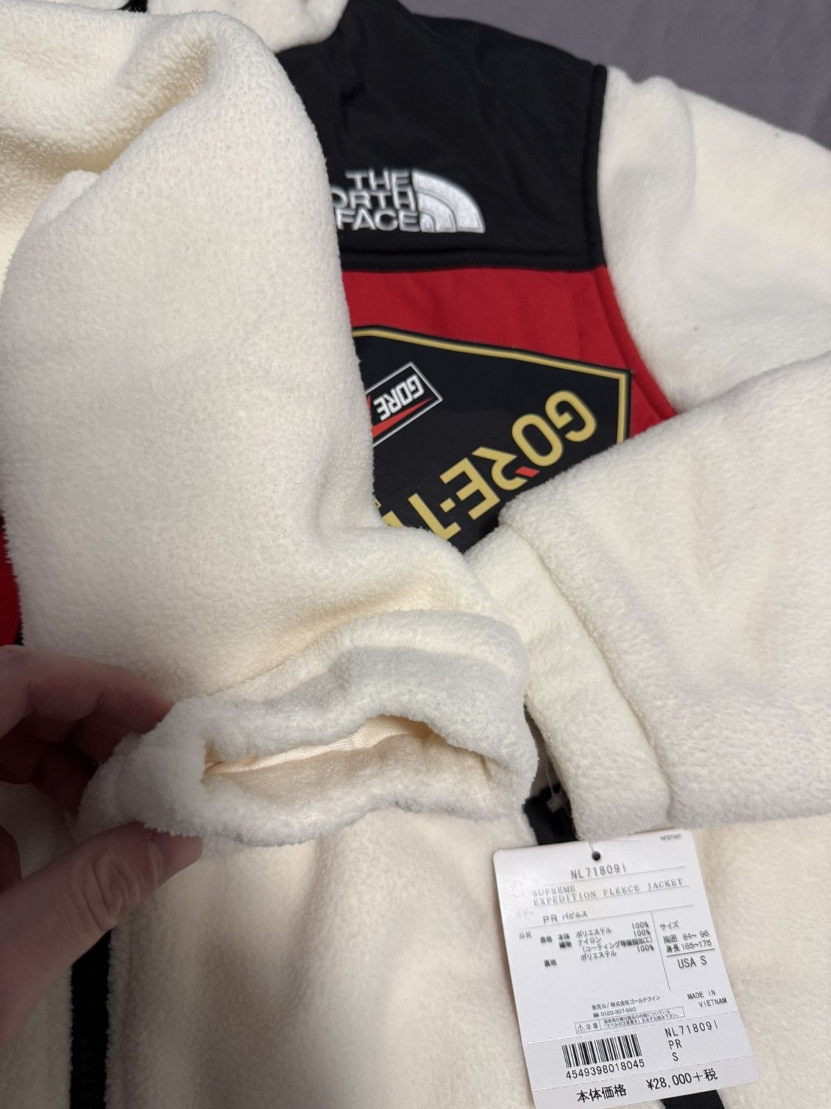 Supreme × The North Face Supreme tnf north face expedition fleece jacket white red Size US S / EU 44-46 / 1 - 4 Thumbnail