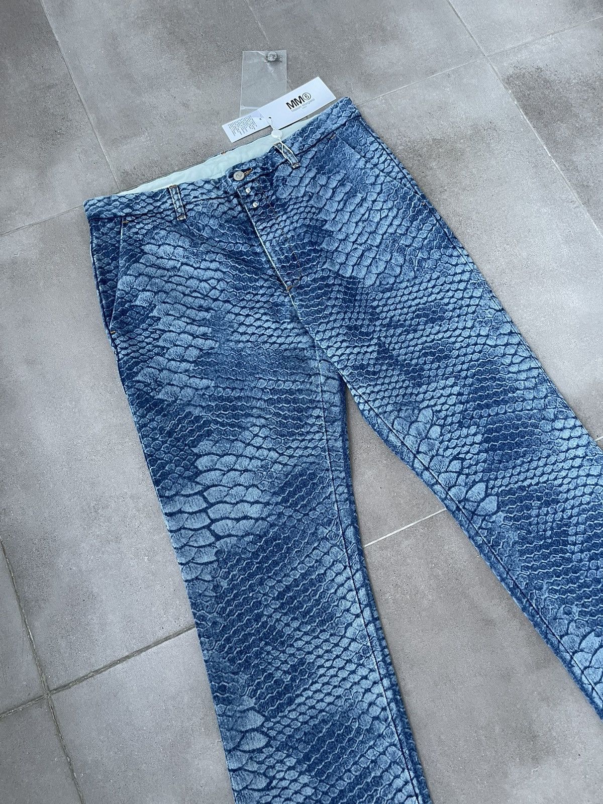 Maison Margiela !DS! SS22 Maison Margiela SnakeSkin Blue Pattern Denim Pants Size US 34 / EU 50 - 11 Thumbnail