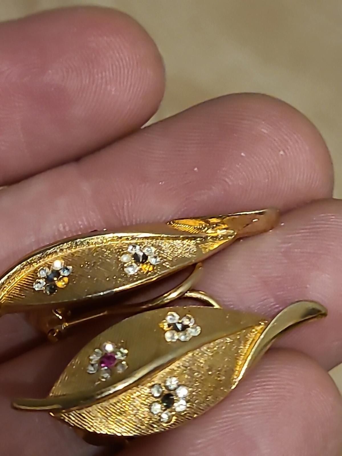 Other Vintage BSK Gold Tone Pink Rhinestone Floral Earrings Size ONE SIZE - 1 Thumbnail