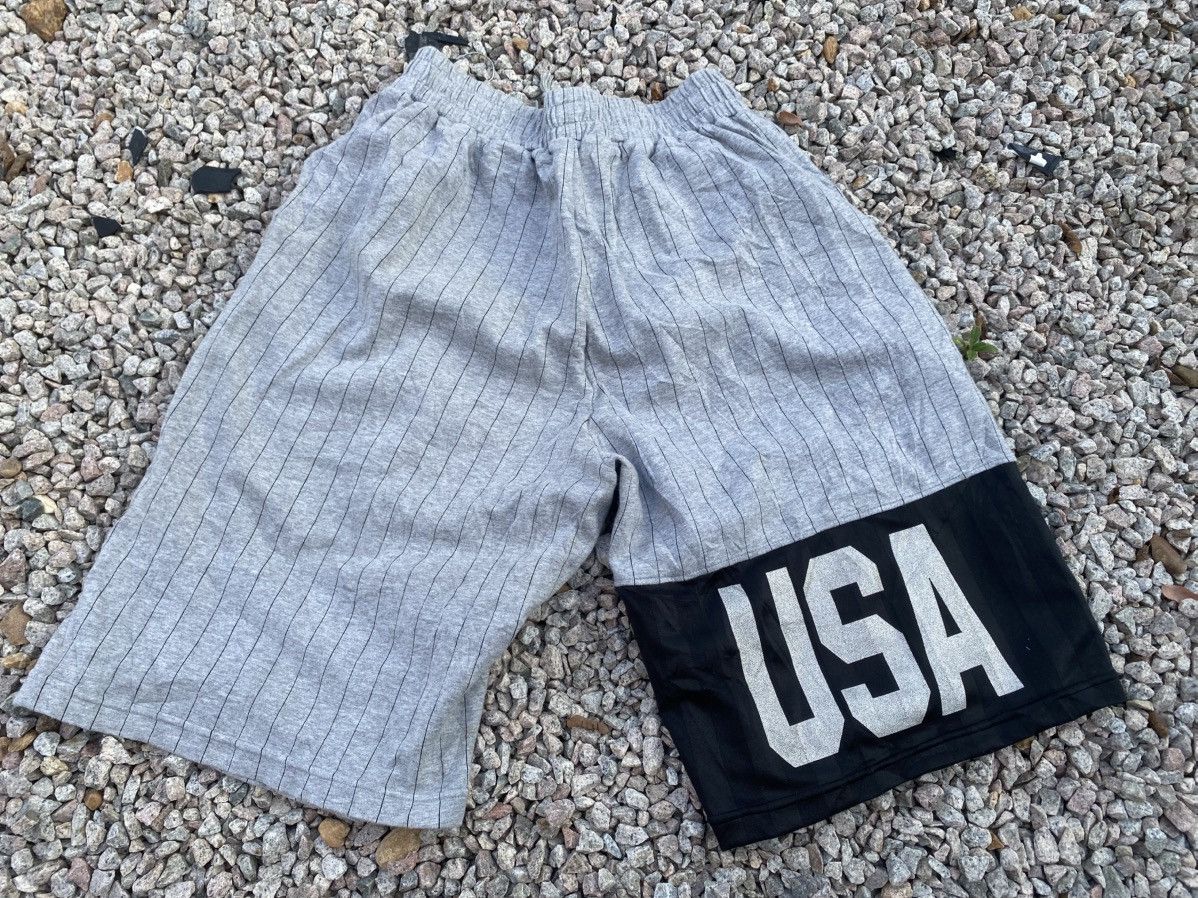 Wilson Wilson big logo short pants size 28-36 Size US 36 / EU 52 - 4 Thumbnail