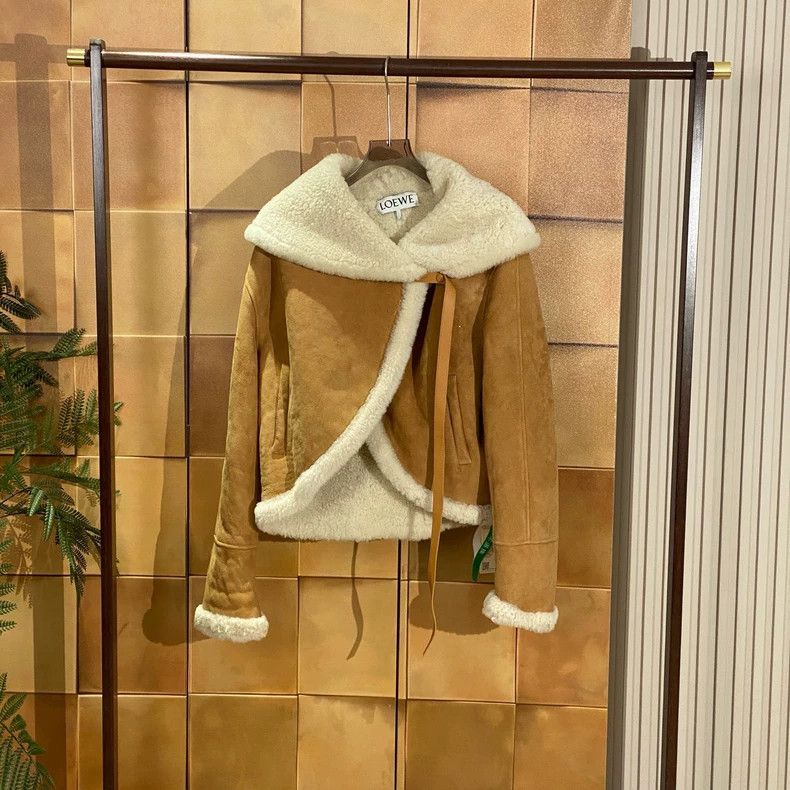 Loewe LOEWE Kaki fur coat Size S / US 4 / IT 40 - 1 Thumbnail