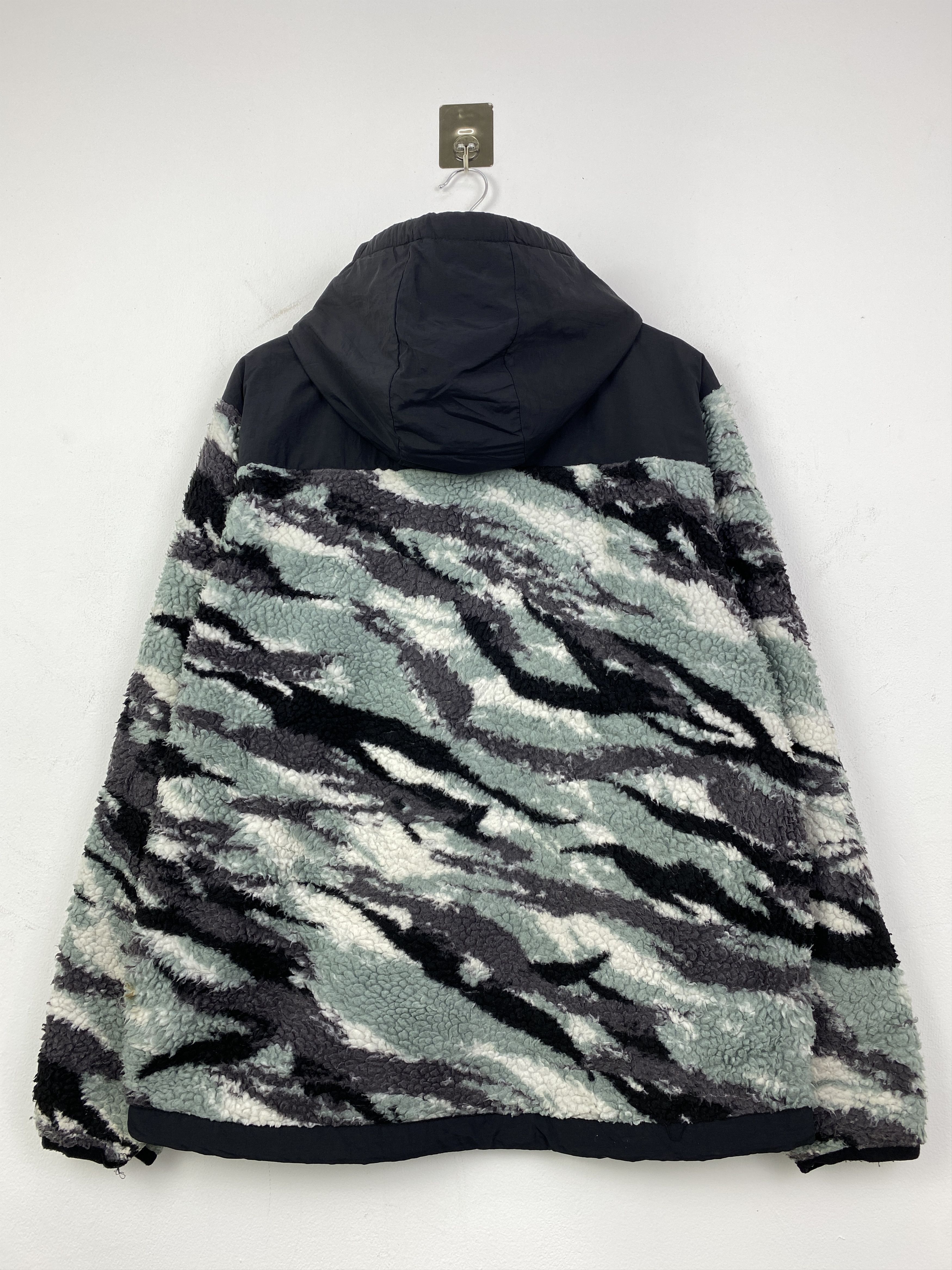 Japanese Brand Vintage Find Out Camo Sherpa Hoodie Jacket JA0236 Size US XL / EU 56 / 4 - 2 Thumbnail
