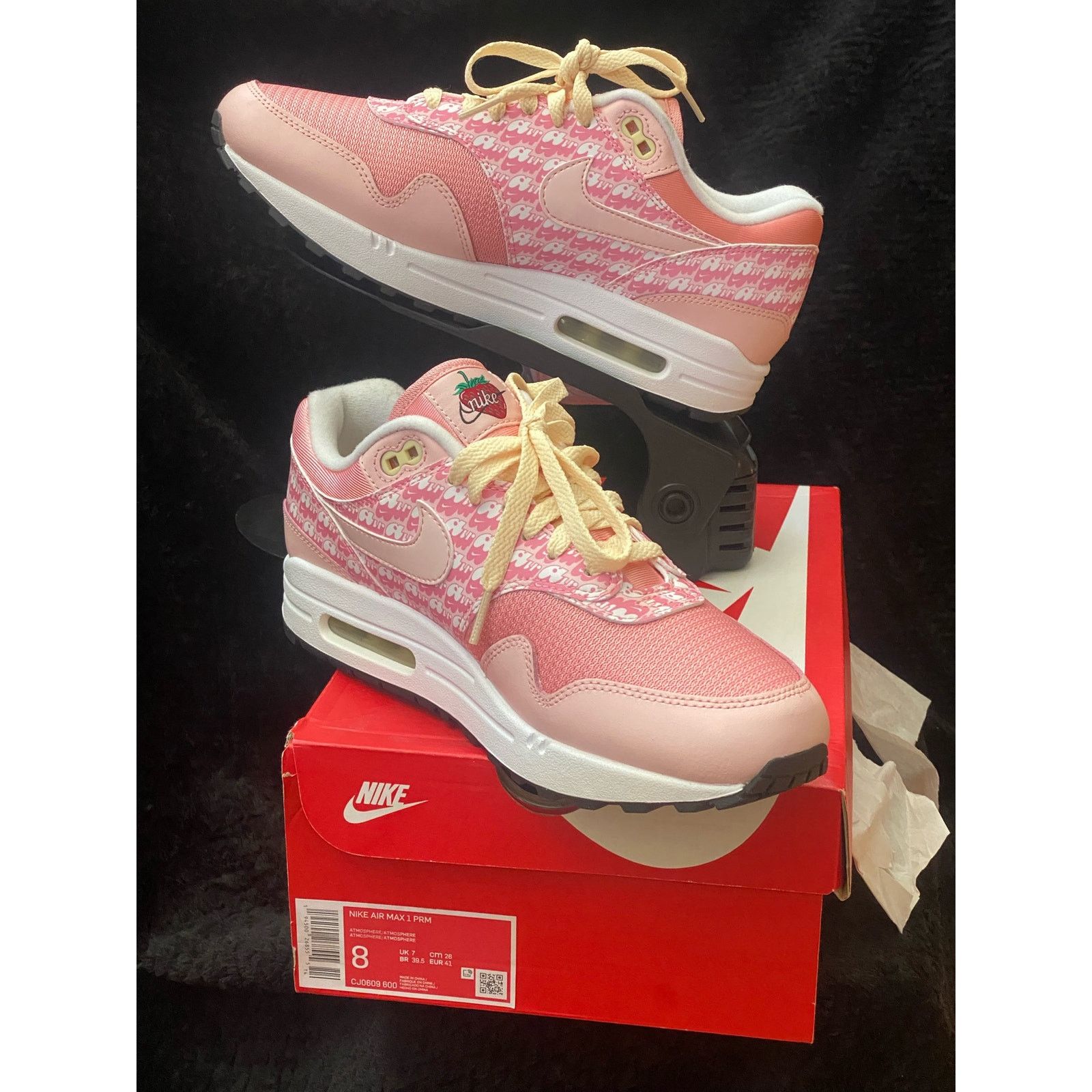 Nike Nike Air Max 1 PRM Strawberry Lemonade sz m8 w9.5 Size US 8 / EU 41 - 2 Thumbnail